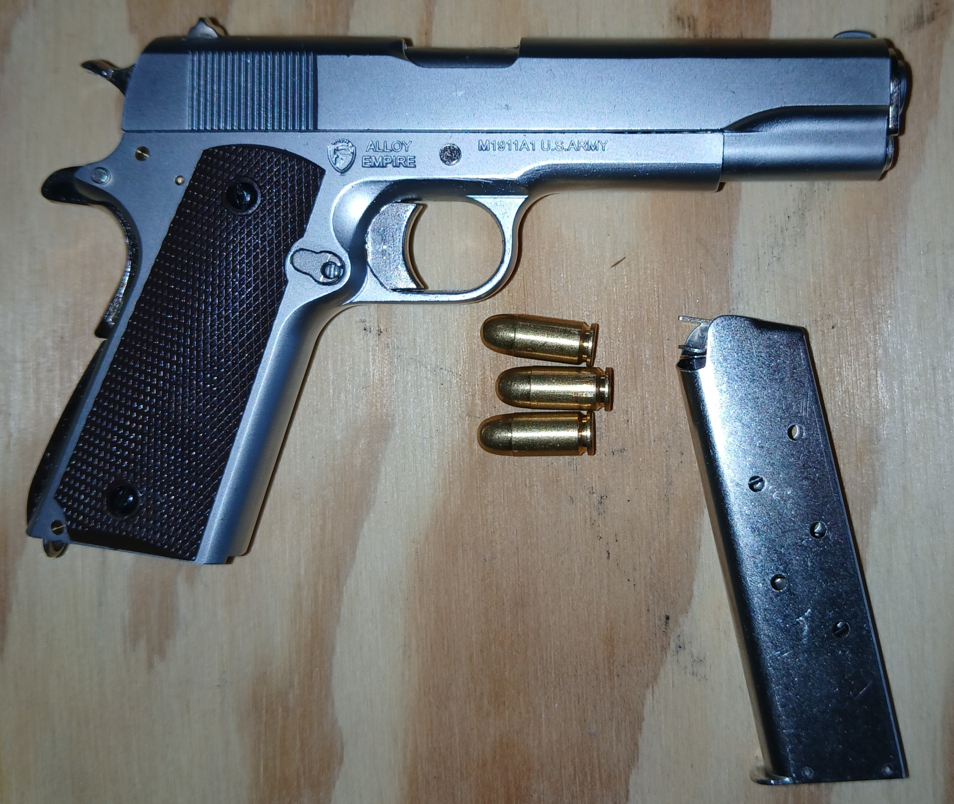 Colt Goverment .45 Stainless Maßstab 1:2 Modellpistole Miniatur – Bild 5