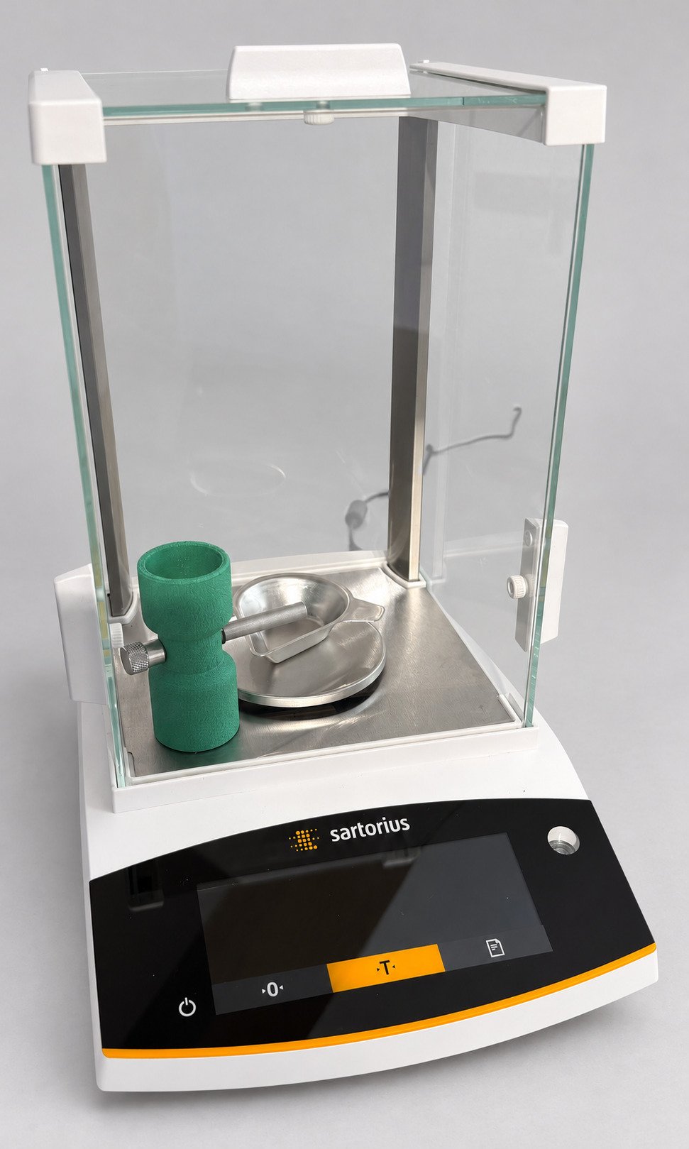 Sartorius Laborwaage mit Glaswindschutz – Bild 1