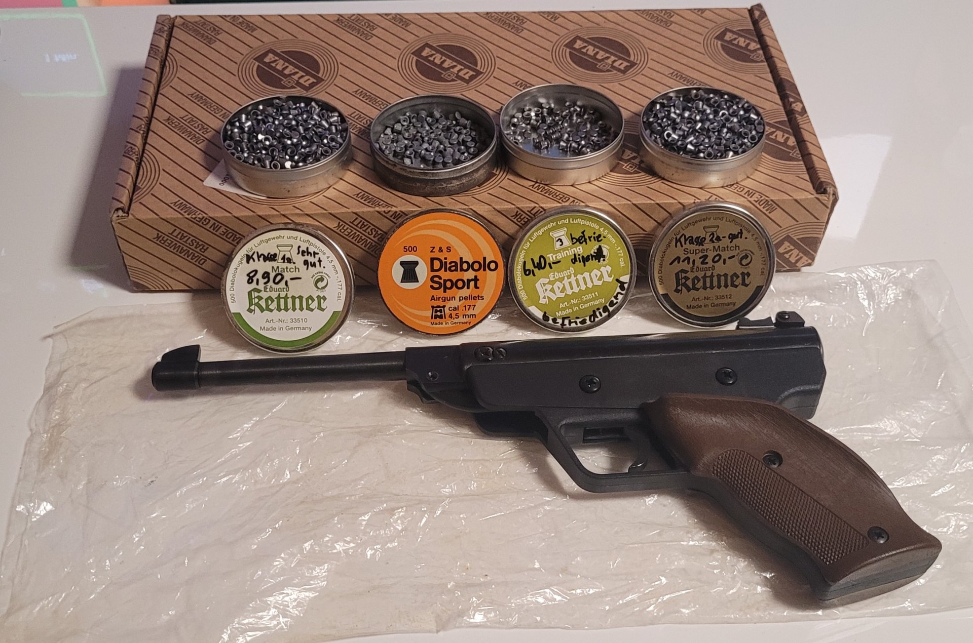 DIANA Luftpistole Modell 3 – Kaliber 4,5 mm – Made in Germany – Originalkarton - 4 Dosen Munition – Bild 1