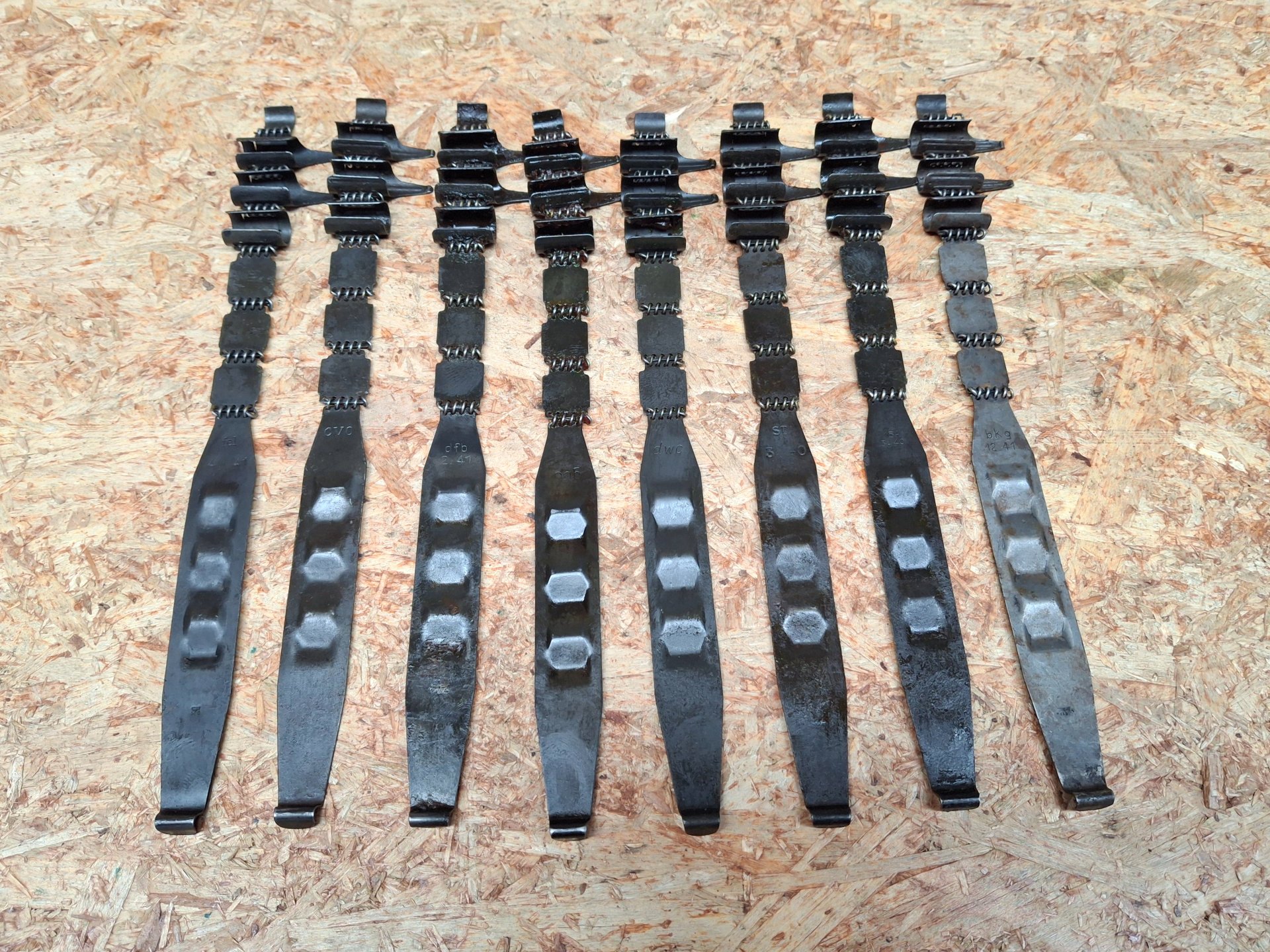 7 Stück MG34 MG43 Einfädler Einführstücke unterschiedlich codiert alle original – Bild 1