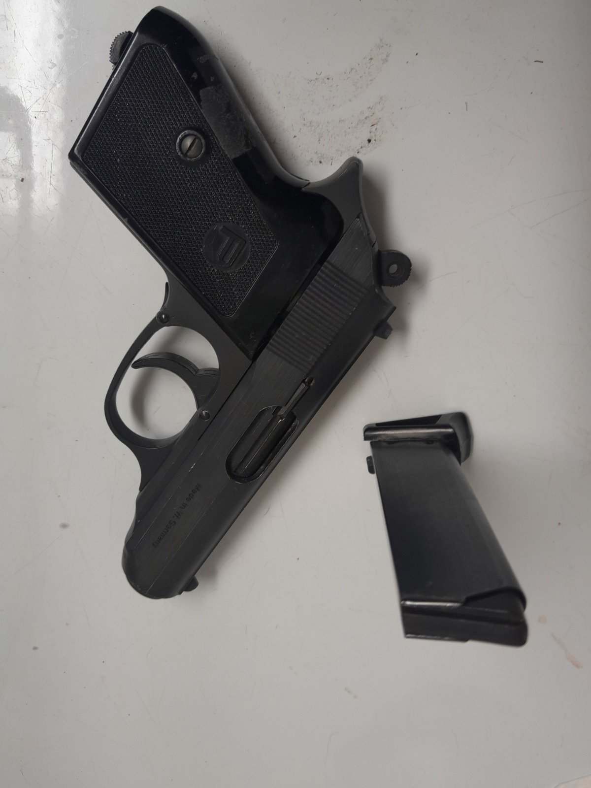 Perfecta FBI 8000, Kal. 8 mm Knall – Bild 4