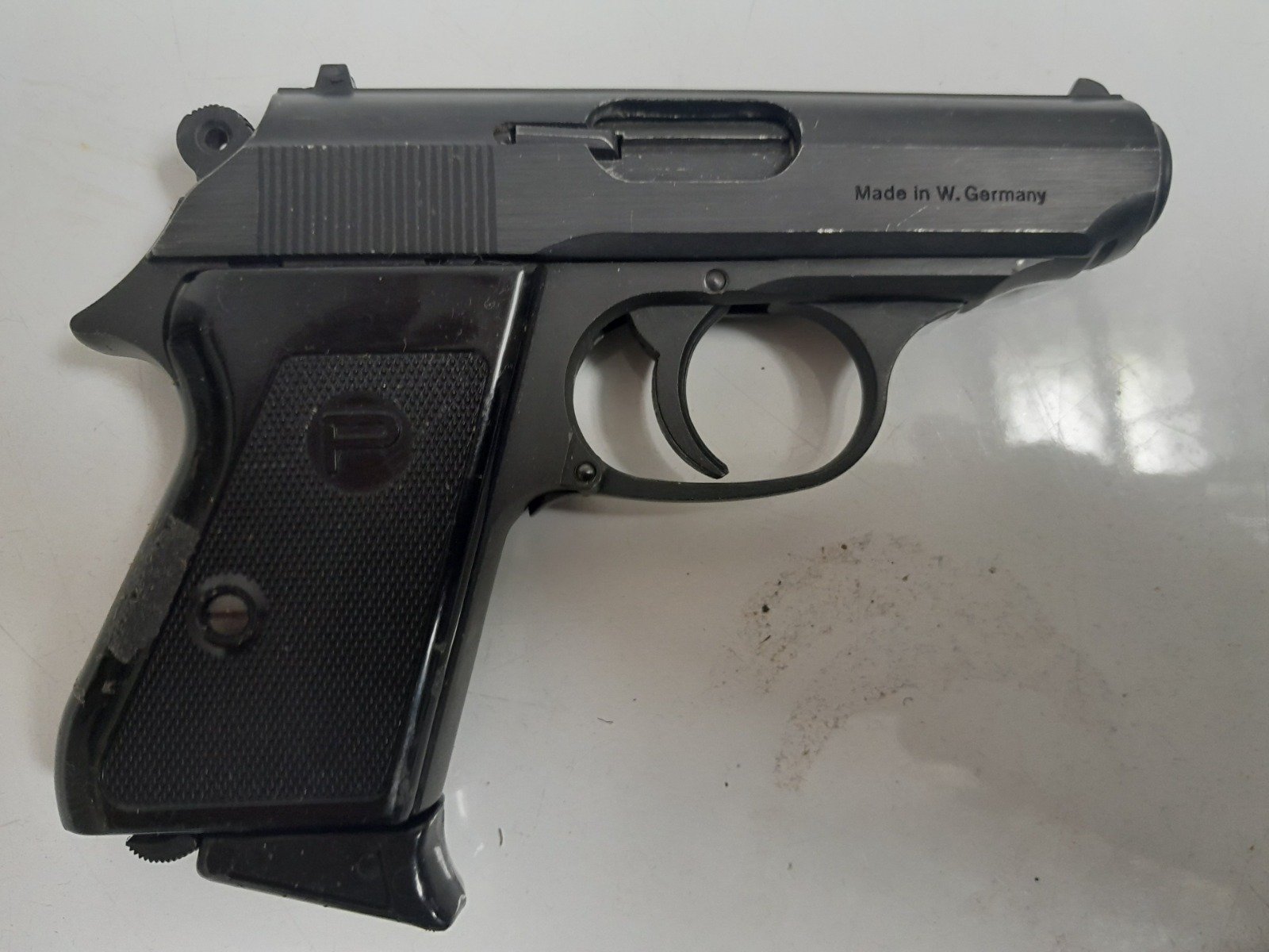 Perfecta FBI 8000, Kal. 8 mm Knall – Bild 2
