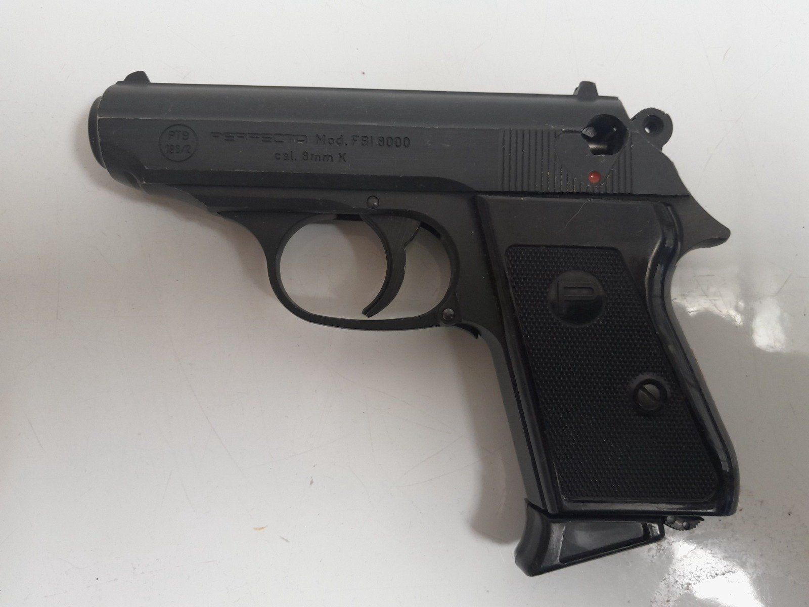 Perfecta FBI 8000, Kal. 8 mm Knall – Bild 1