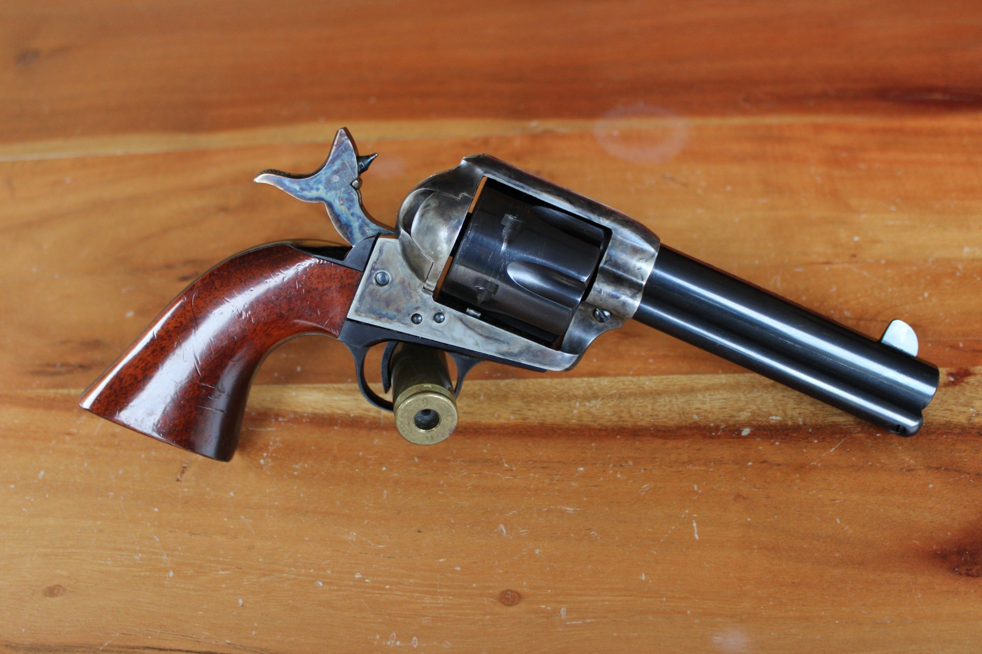 Guter gebrauchte Single Action Revolver Hege Uberti Modell Cattleman im Kal. .45 Colt – Bild 2