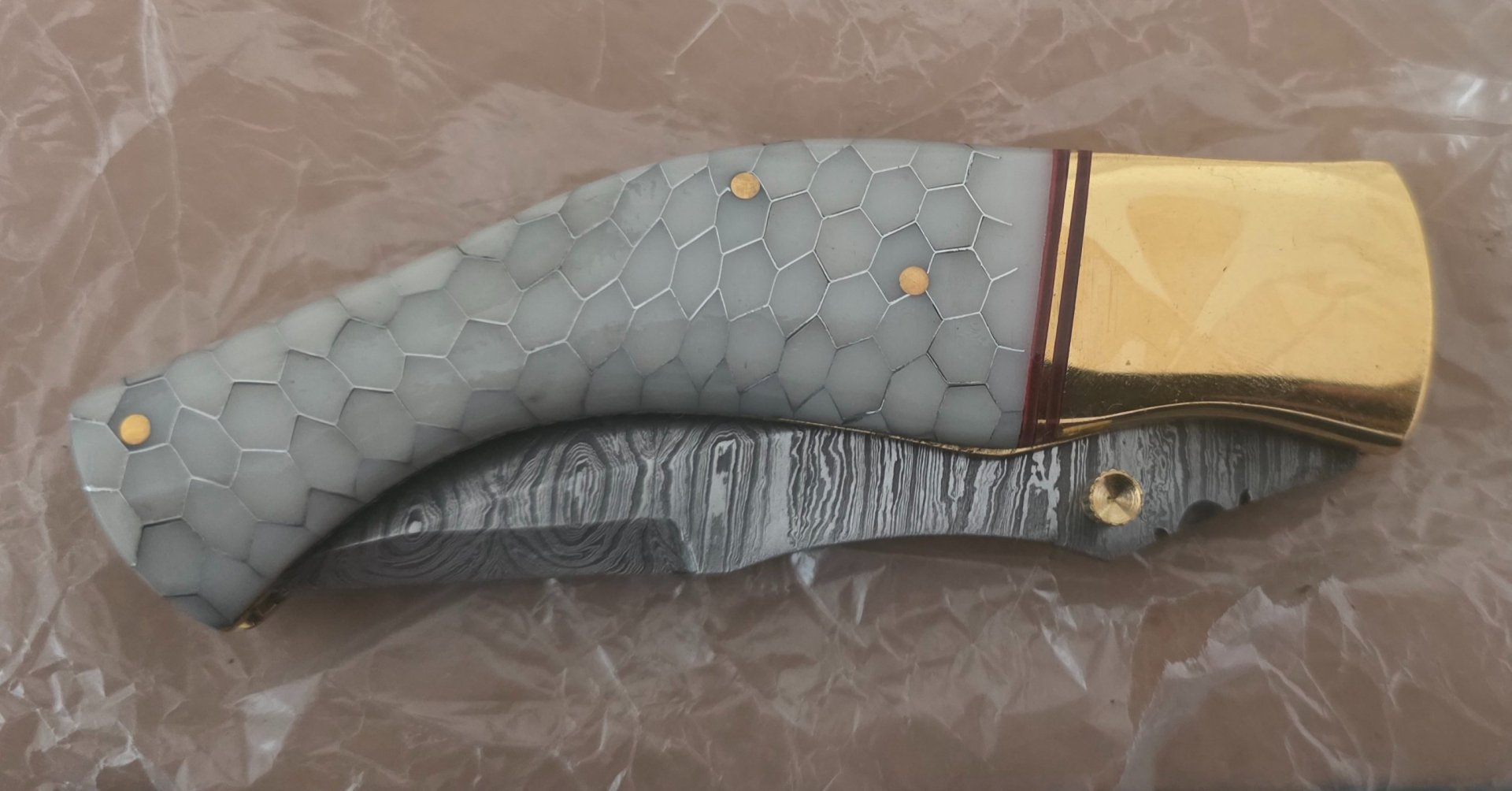 Konvolut 67 handgefertigte Damast-Klappmesser mit Lederetui - neuwertig – Bild 5