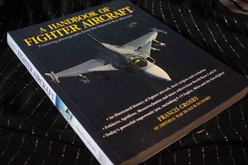 A HANDBOOK OF FIGHTER AIRKRAFT - Featuring photographs from the Imperial War Museum – Bild 1