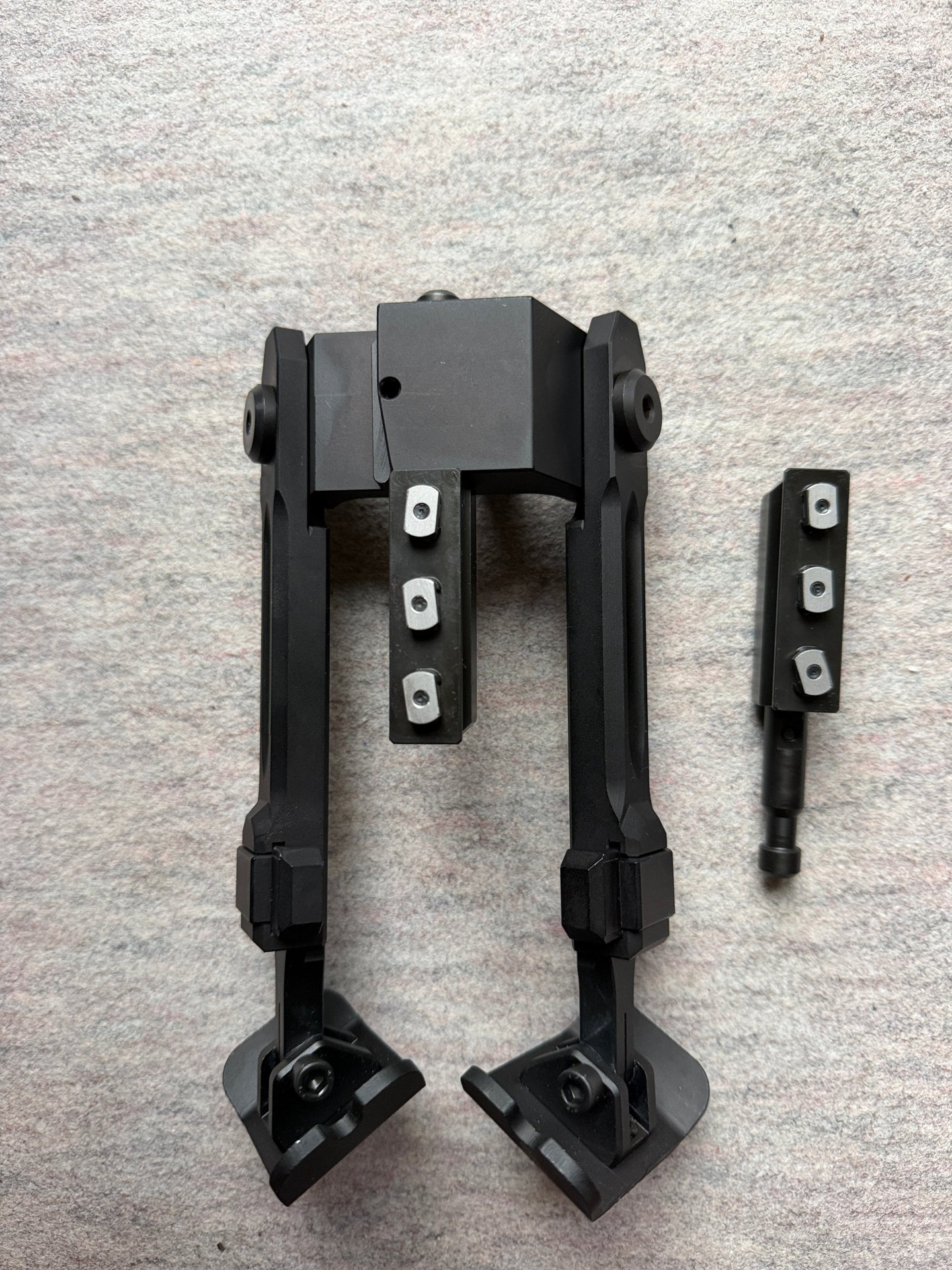 FORTMEIER Zweibein, 6 Uhr-Installation mit 5 Positionen und 2 Adapter für M-LOK – Bild 3