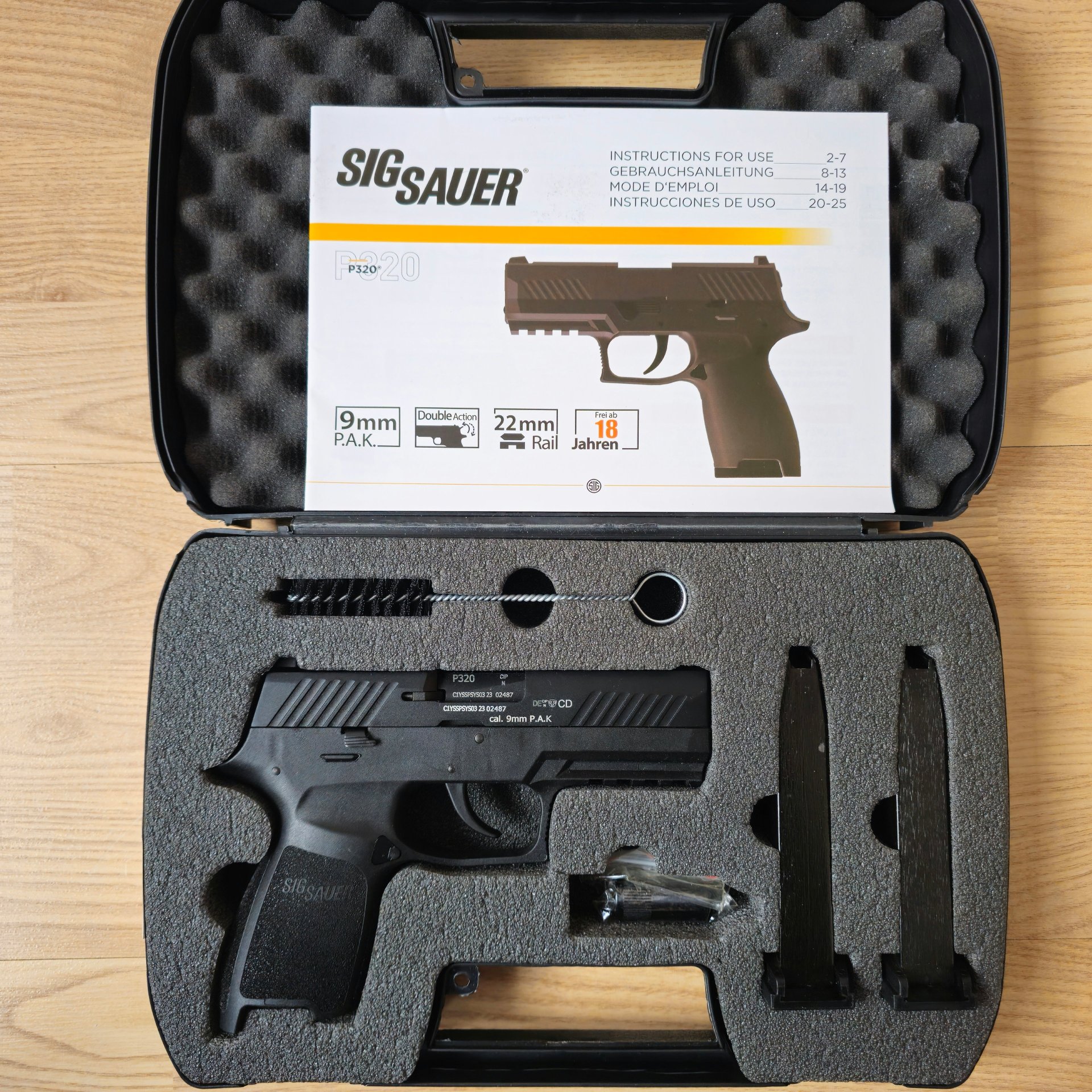 Sig Sauer P320 Schreckschusspistole – Kaliber 9mm P.A.K. (PTB 1038) – Top-Zustand mit 2 Magazinen – Bild 1