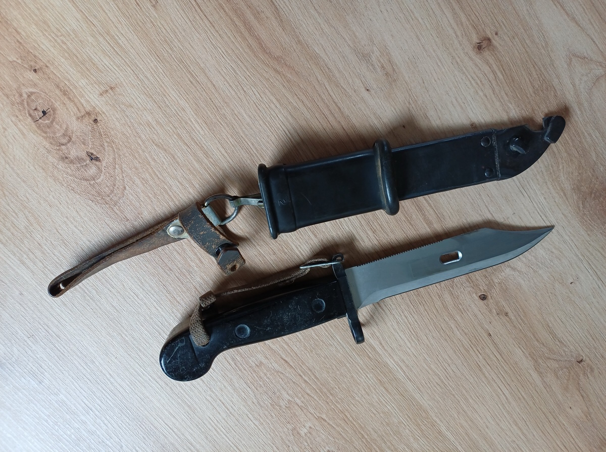 Bajonett AK 47/59 Kalaschnikow Koppelhalter DDR – Bild 3