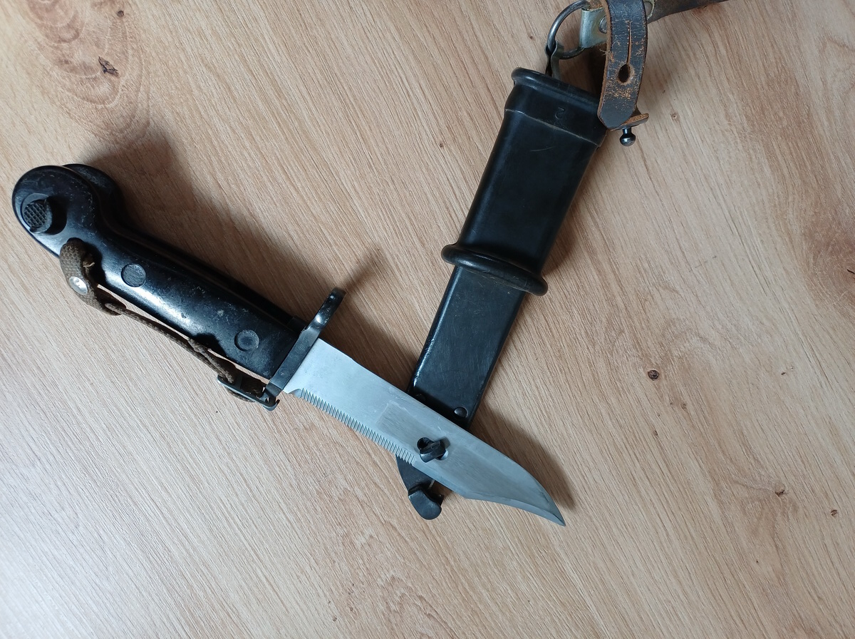 Bajonett AK 47/59 Kalaschnikow Koppelhalter DDR – Bild 4