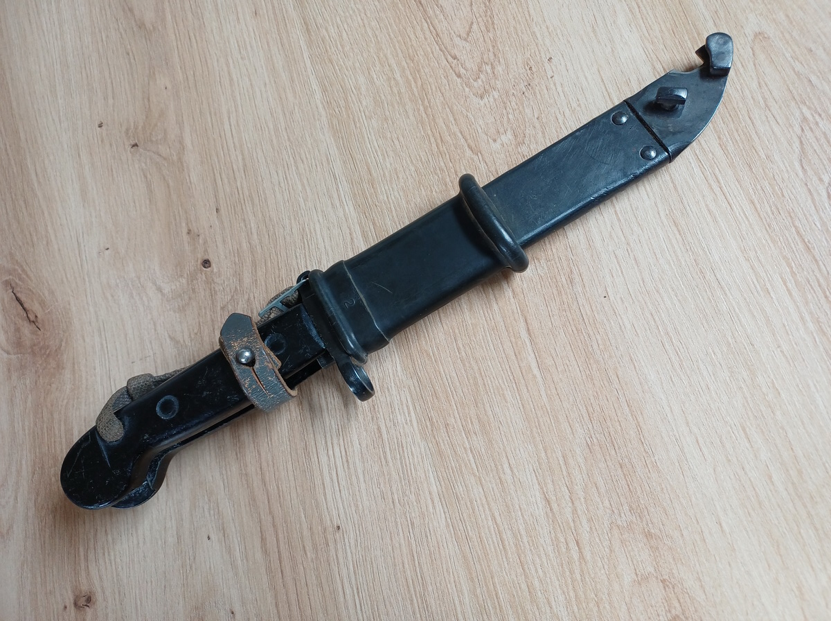 Bajonett AK 47/59 Kalaschnikow Koppelhalter DDR – Bild 1