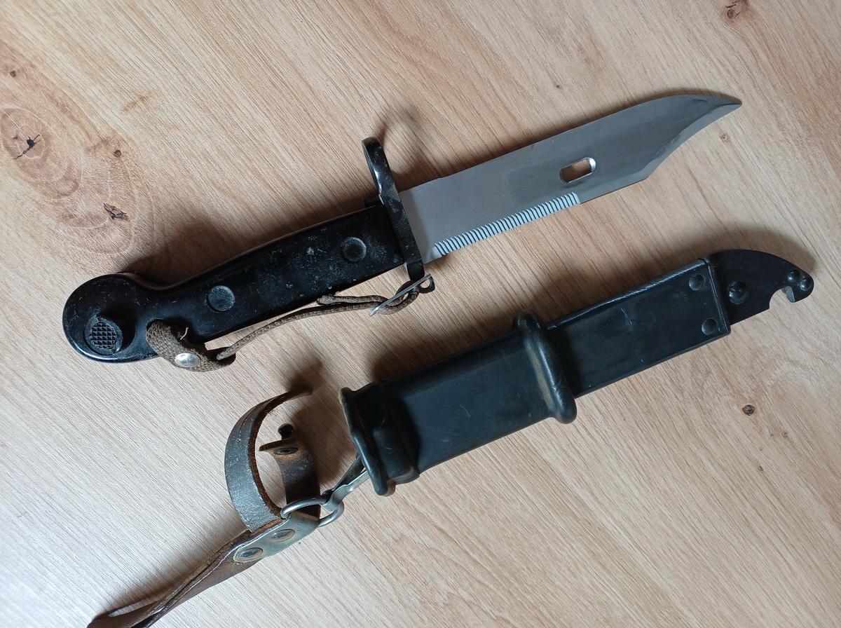 Bajonett AK 47/59 Kalaschnikow Koppelhalter DDR – Bild 2