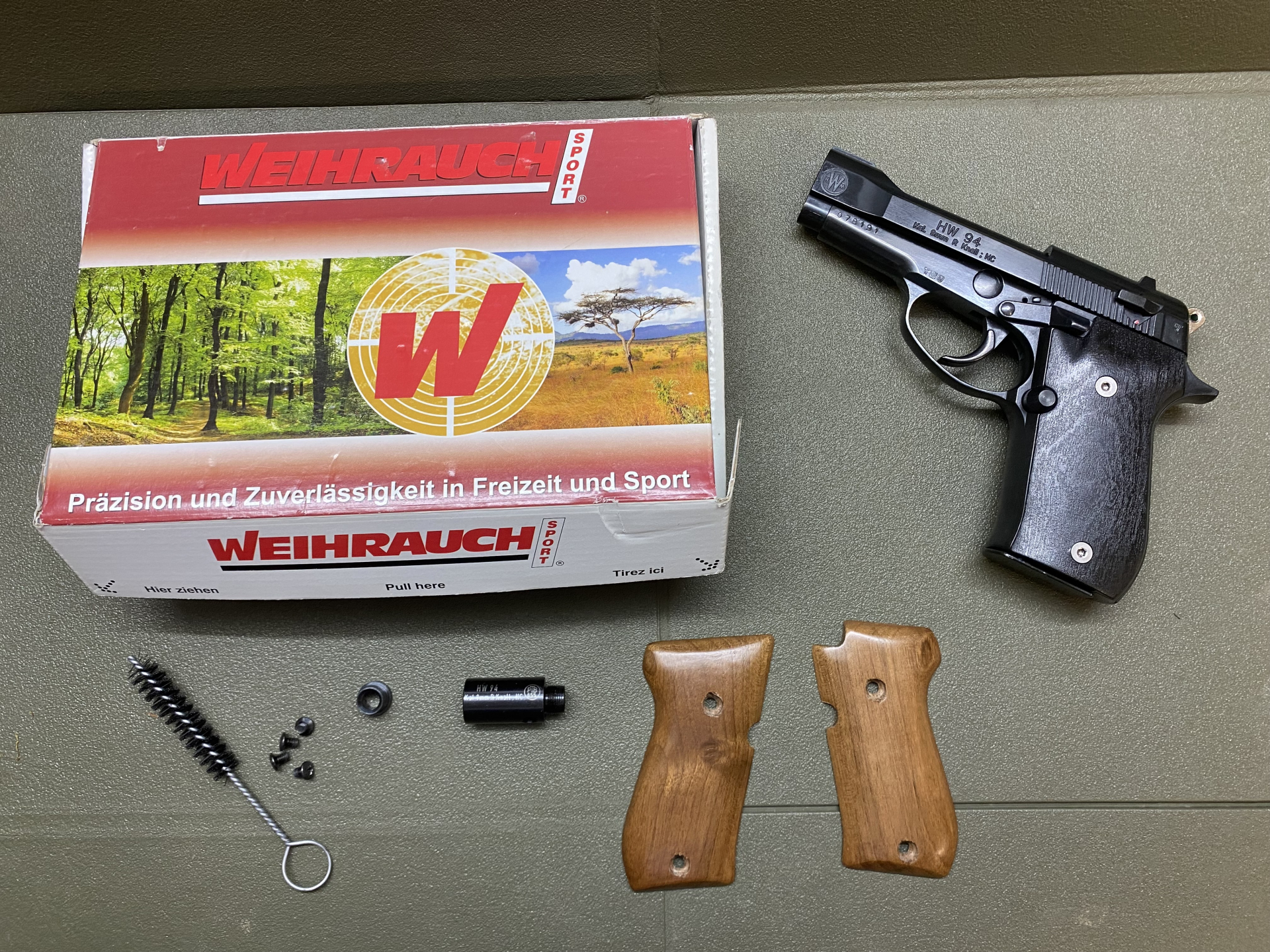 Weihrauch HW94 Schreckschuss Pistole 9mmRK (.380 Knall) mit Zubehör – Bild 5