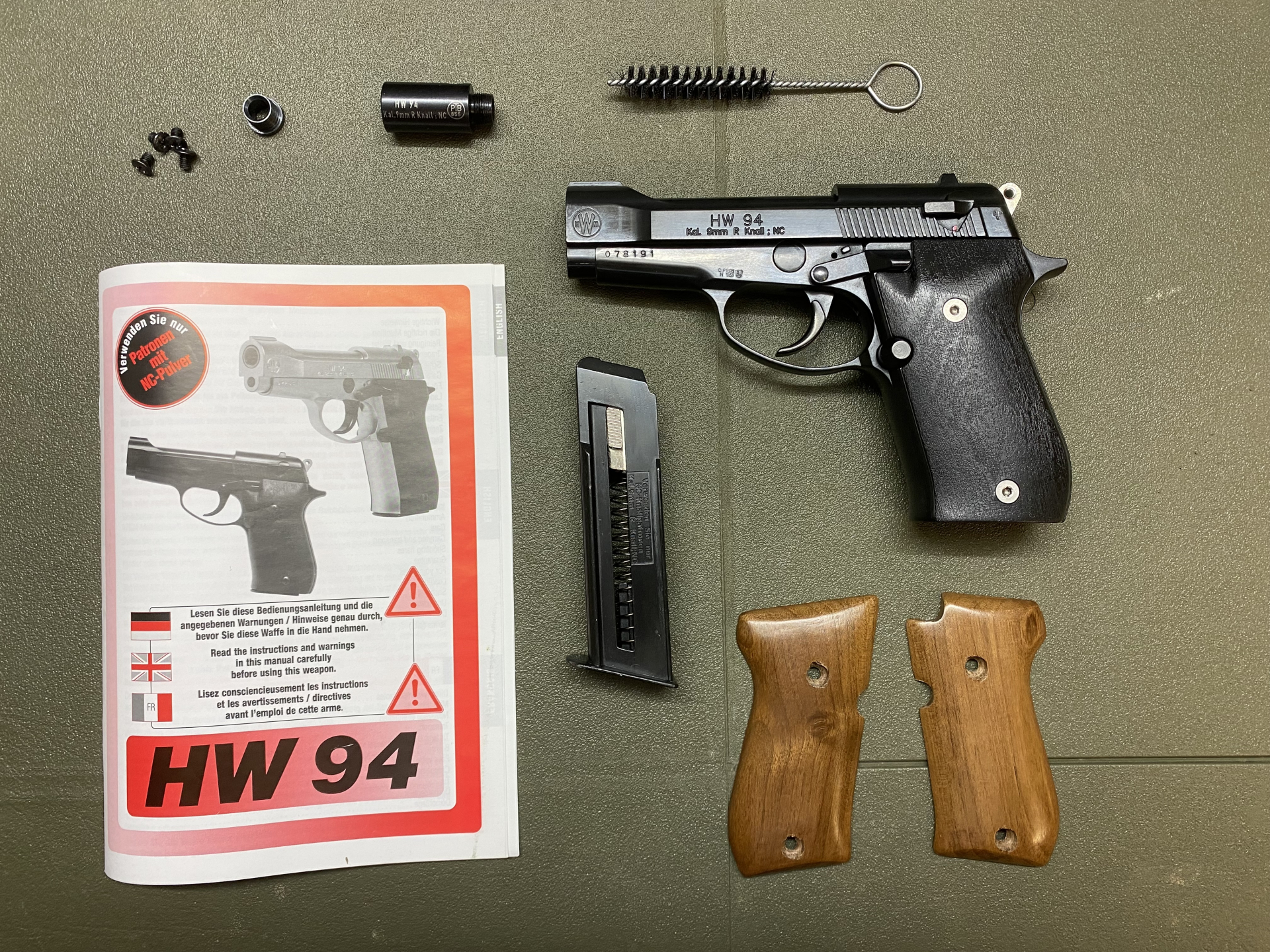 Weihrauch HW94 Schreckschuss Pistole 9mmRK (.380 Knall) mit Zubehör – Bild 4