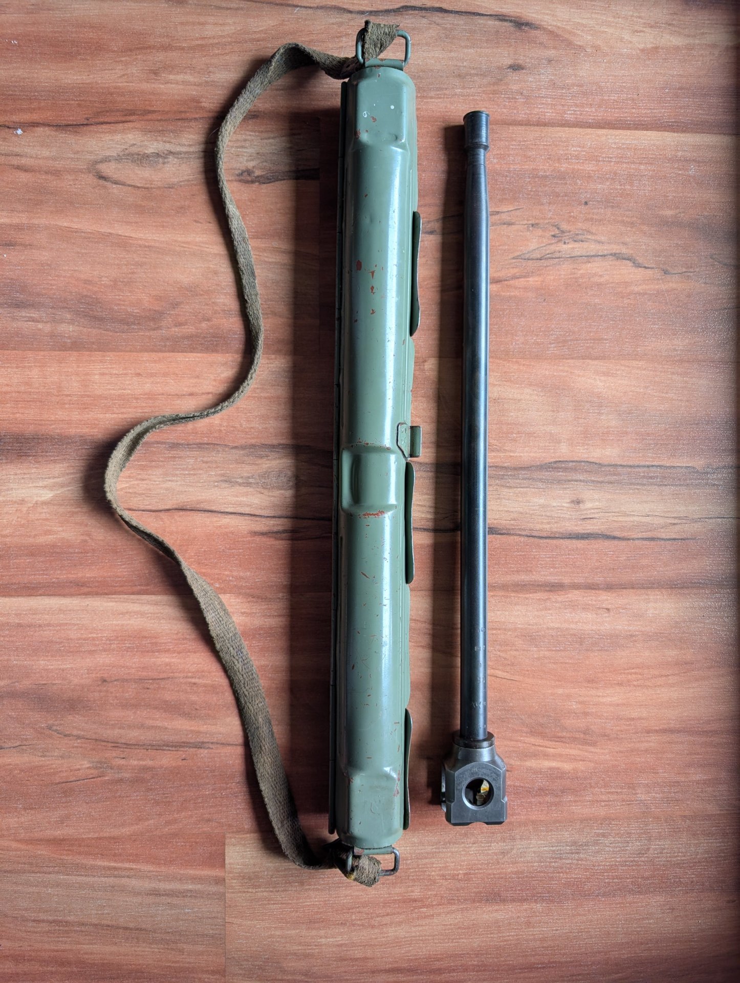 MG 42 Deko Dummy Lauf mit Transportbehälter – Bild 4