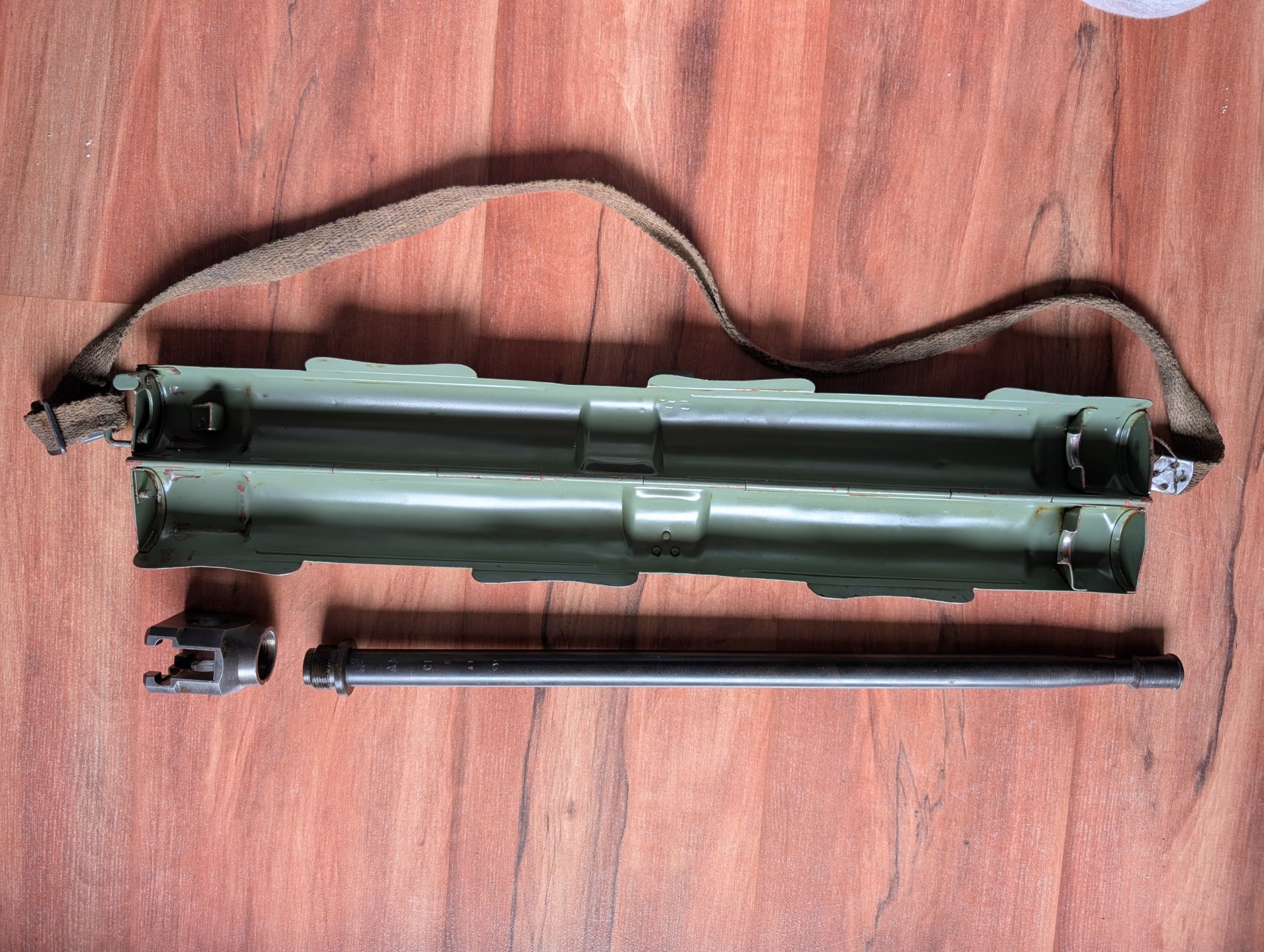 MG 42 Deko Dummy Lauf mit Transportbehälter – Bild 2