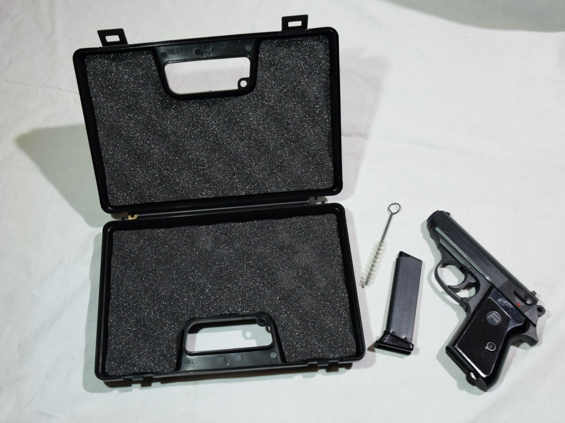 Perfecta Mod. FBI 8000 Cal. 8mm Knall PTB 196/2 – Bild 1