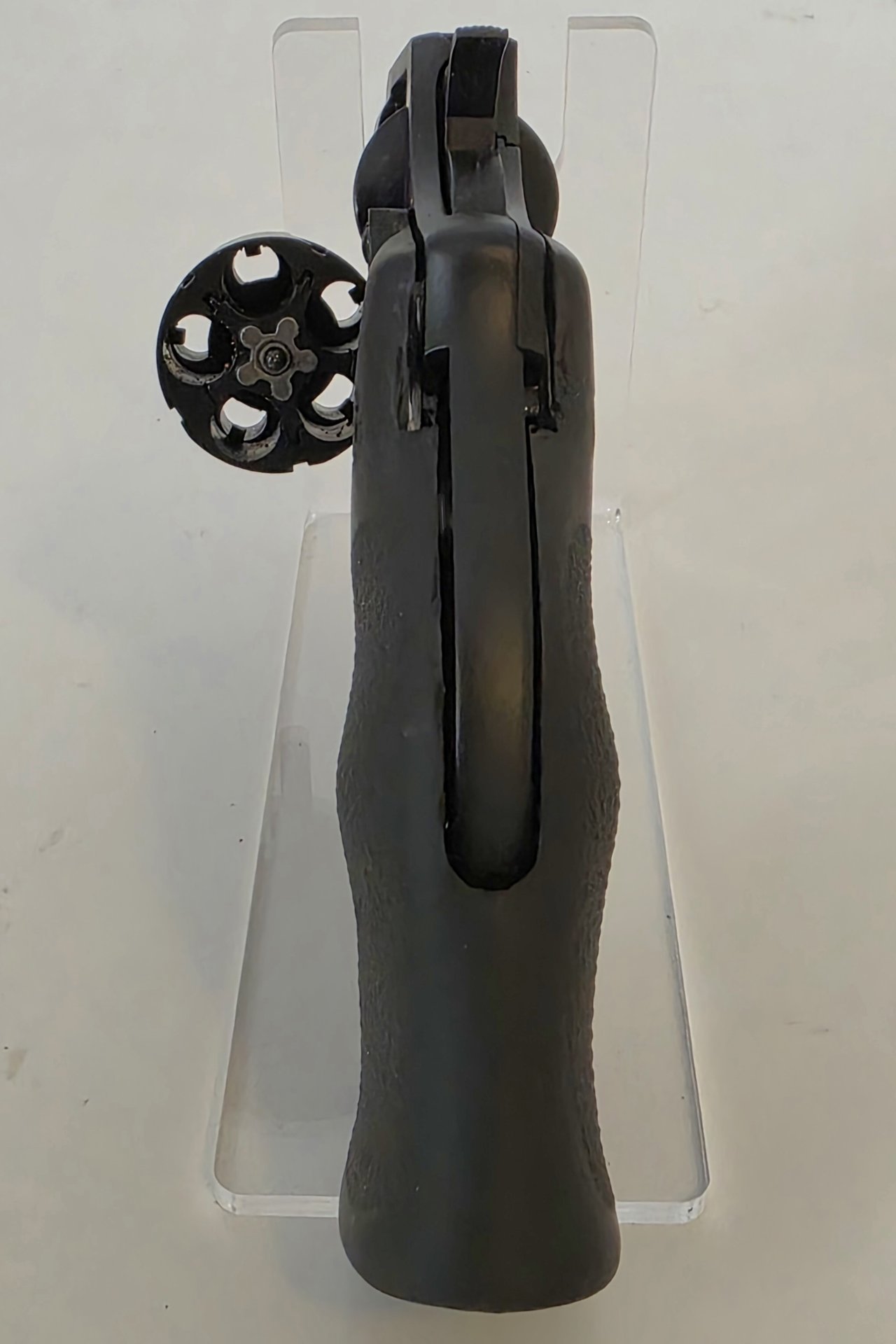 NEUER SMITH & WESSON CHIEFS SPECIAL MIT HOGUE GRIFF UND LEDERHOLSTER – Bild 4