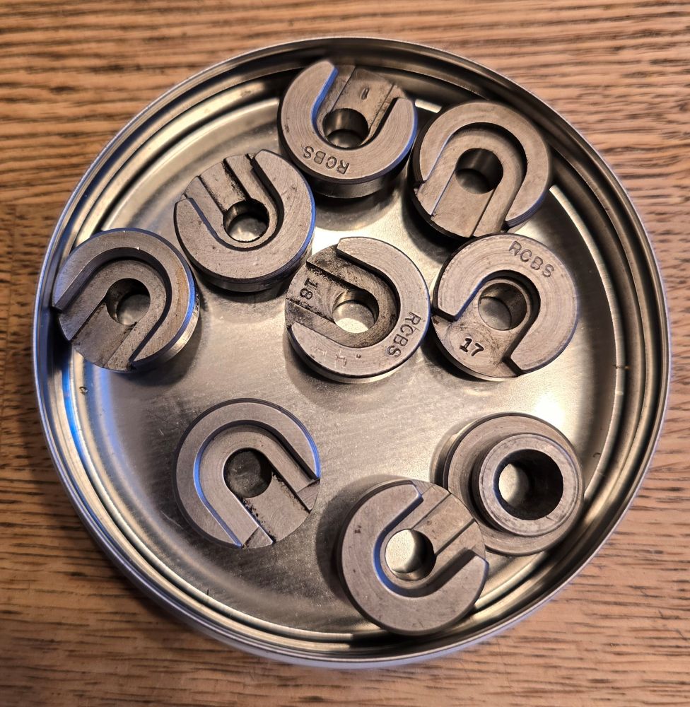 9 RCBS Hülsenhalter, Nr´n. 6, 4, 14, 18, 1, 8, 17, 20, 23 – Bild 1