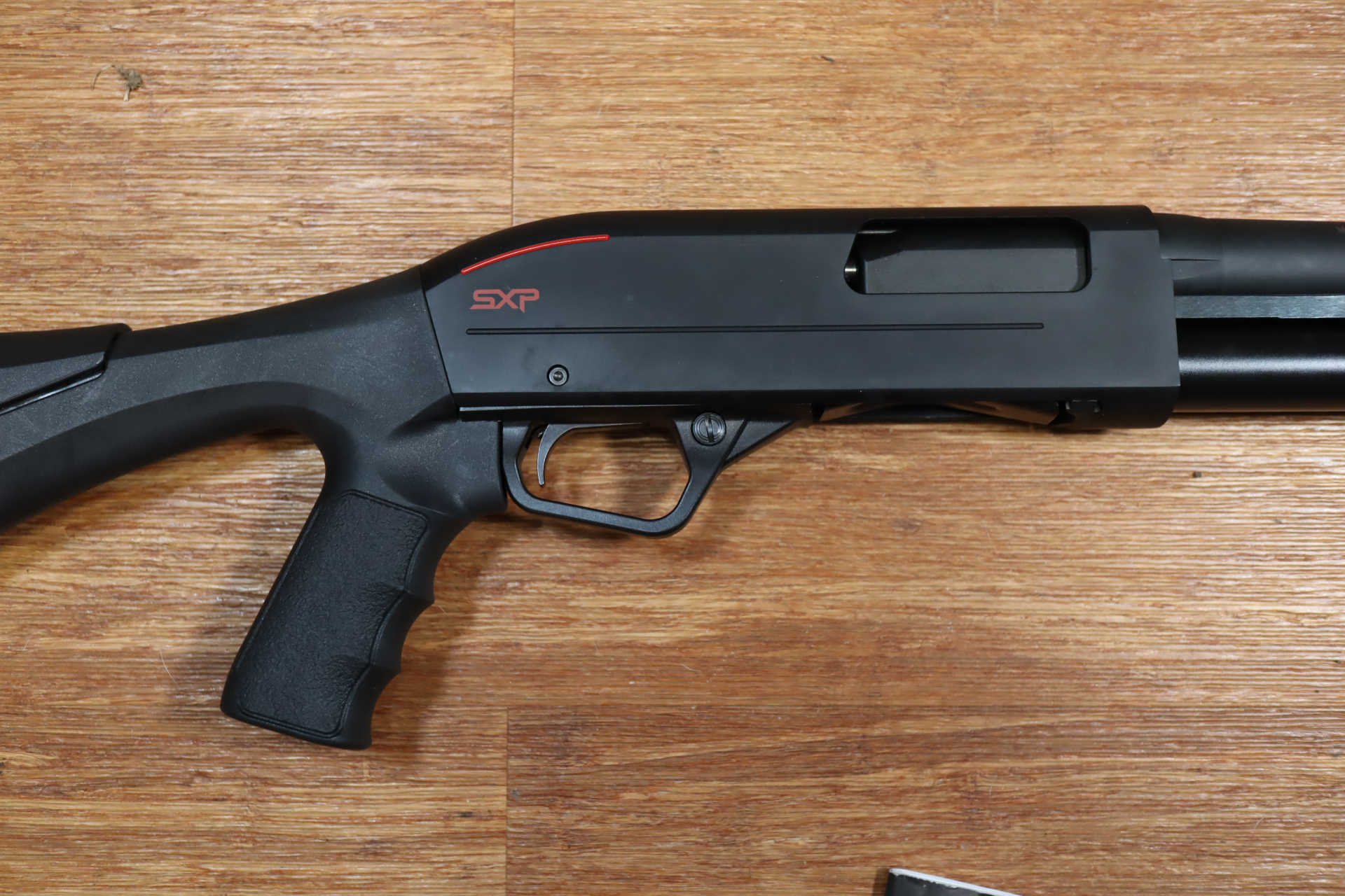 Vorderschaftrepetierflinte Winchester SXP Defender, Kal.12/76, 20" LL – Bild 3