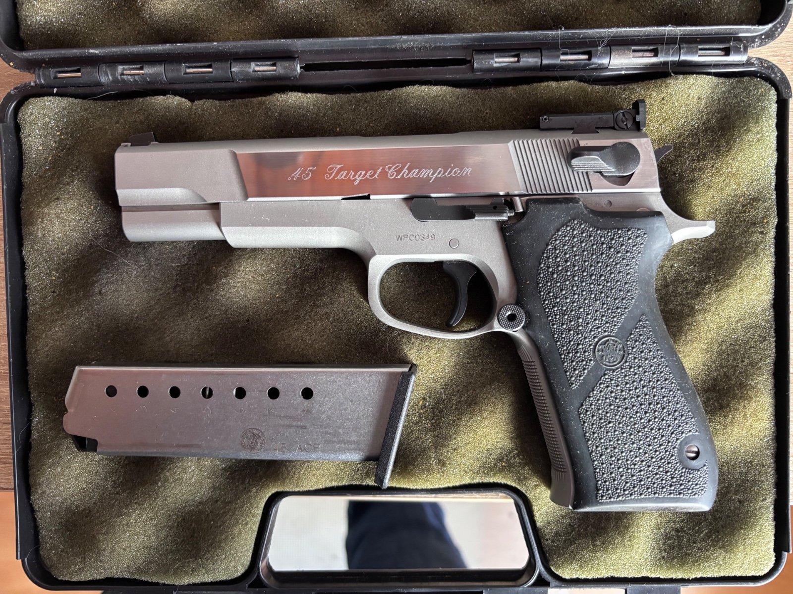 Smith&Wesson .45 ACP Target Champion Stainless Steel – Bild 1
