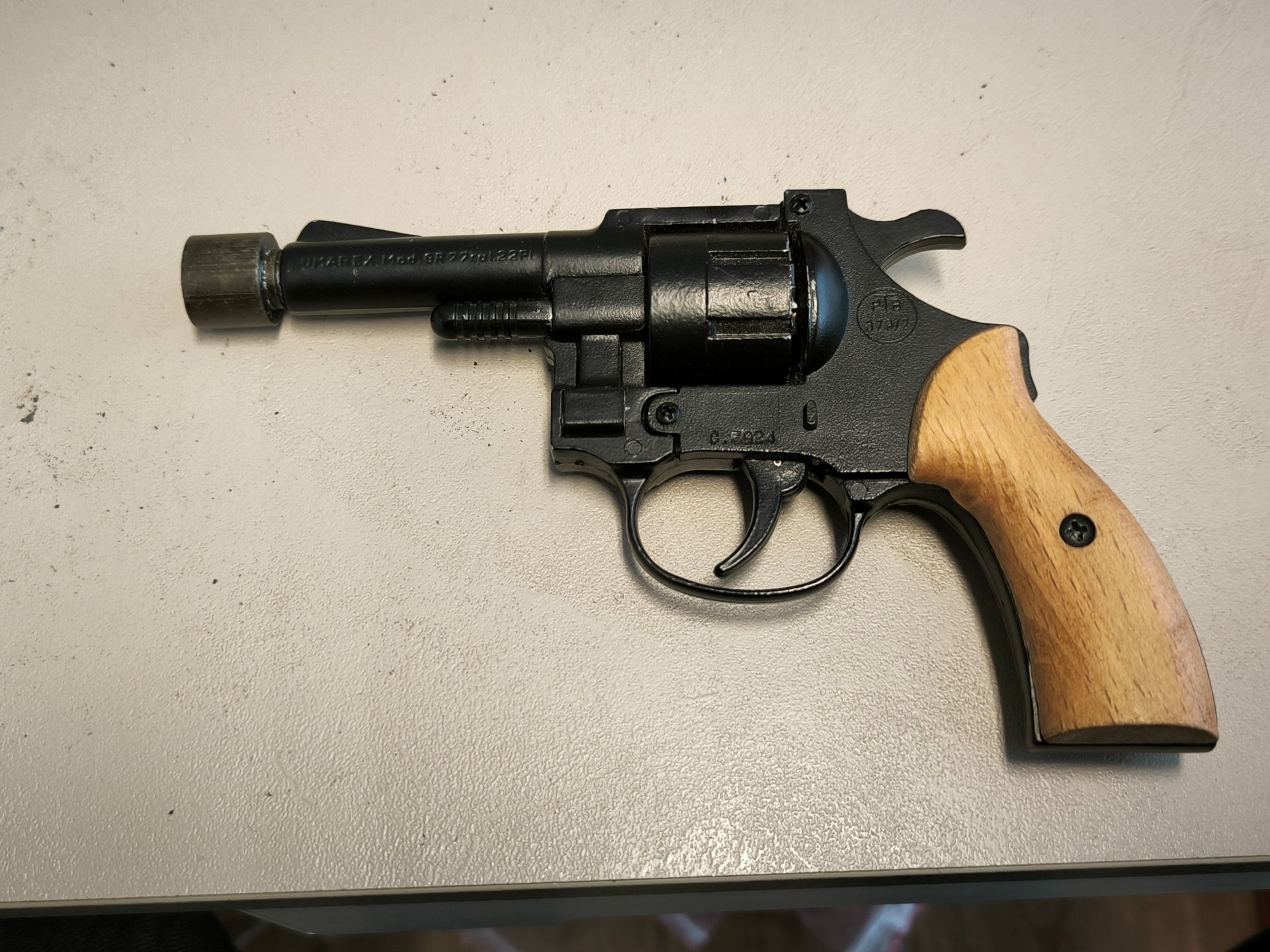 Umarex GR 77 Schreckschussrevolver .22 Platz – PTB 379/2 – Holzgriff – Bild 2
