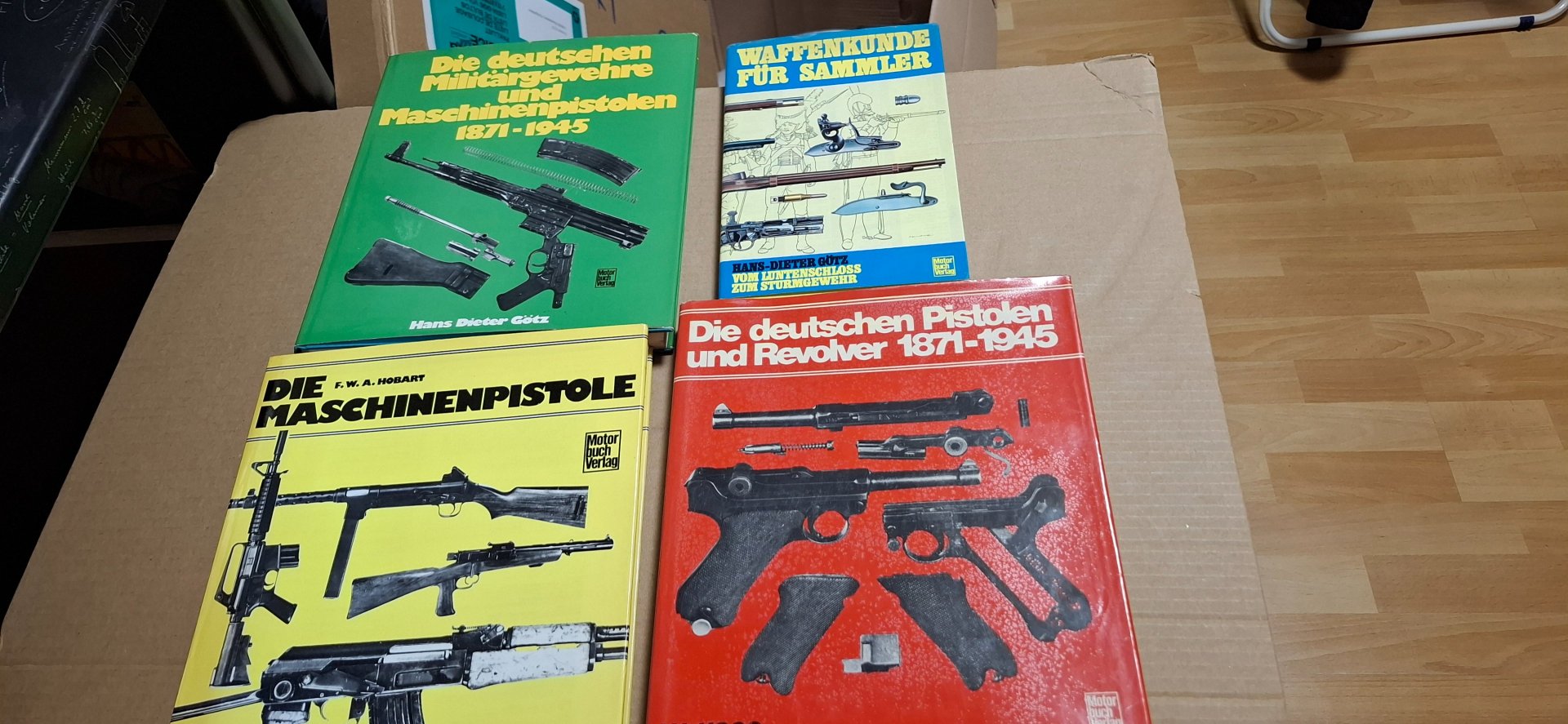 4 ältere Waffen Bücher – Bild 1