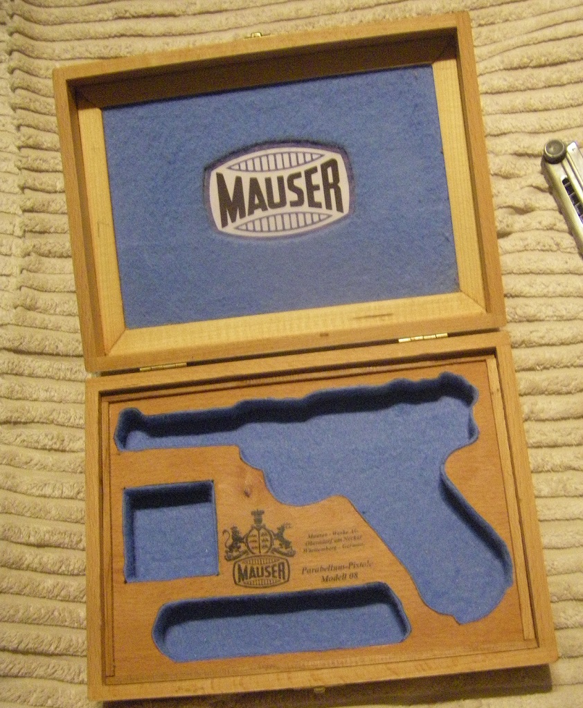 P 08 Pistole Mauser Kassette, Präsentation – Bild 3