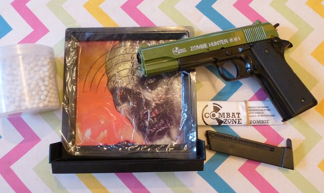 1911er Colt Zombie Hunter von Combat Zone – Bild 1