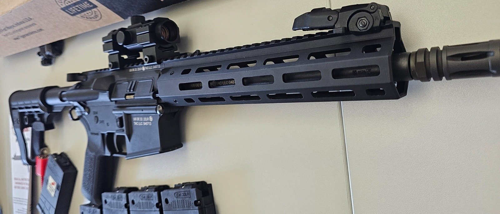 Tippmann Arms M4-22 Pro Pistol – .22 lfb – Walther Rotpunktvisier – 5 Magazine – sehr gepflegt – Bild 4