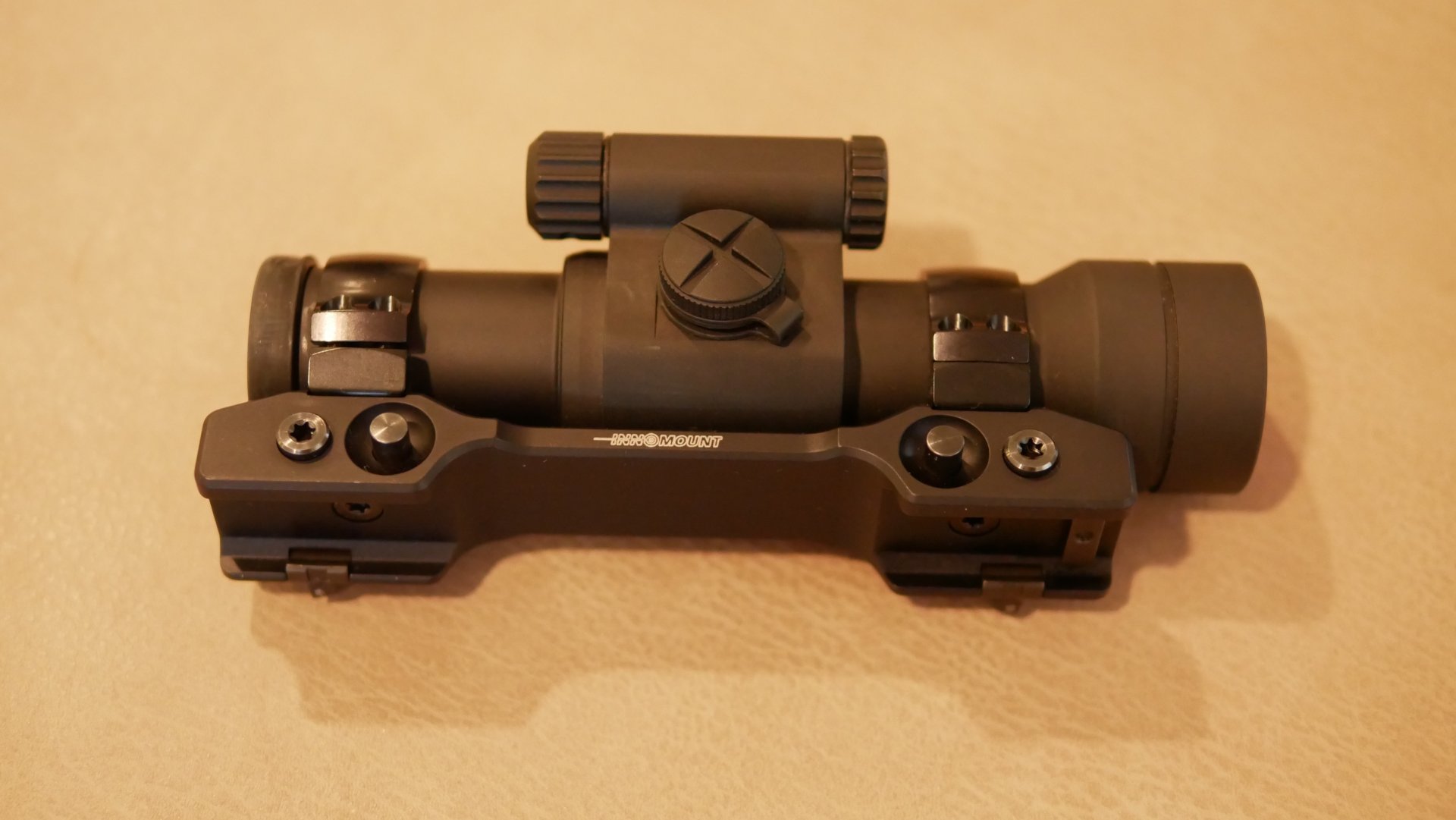 Aimpoint 9000L mit Innomount Ringmontage Picatinny – Bild 1