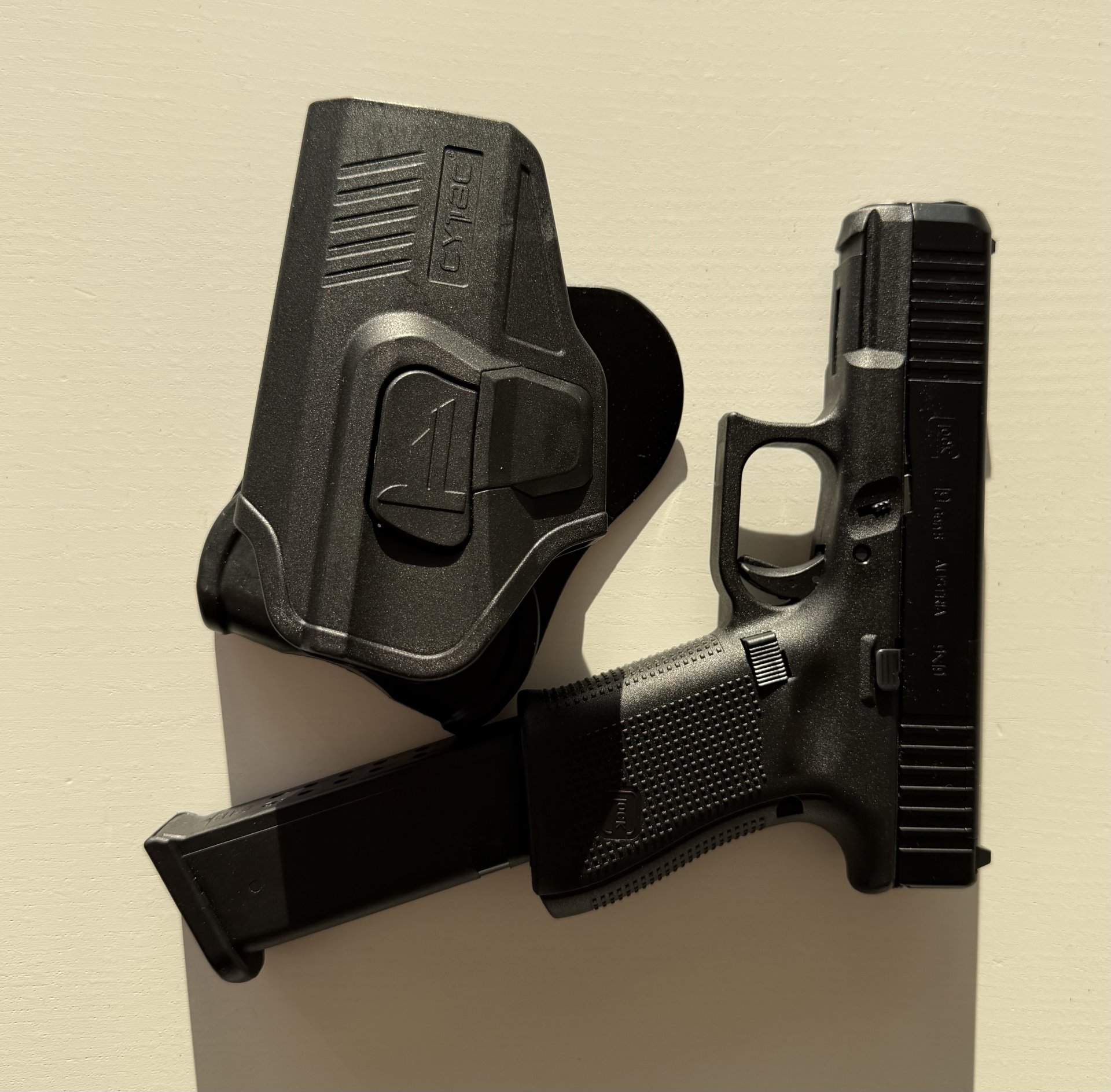 Glock 19 Gen 5 MOS ungeschossen mit Kydex Holster und Ersatmagazin – Bild 4