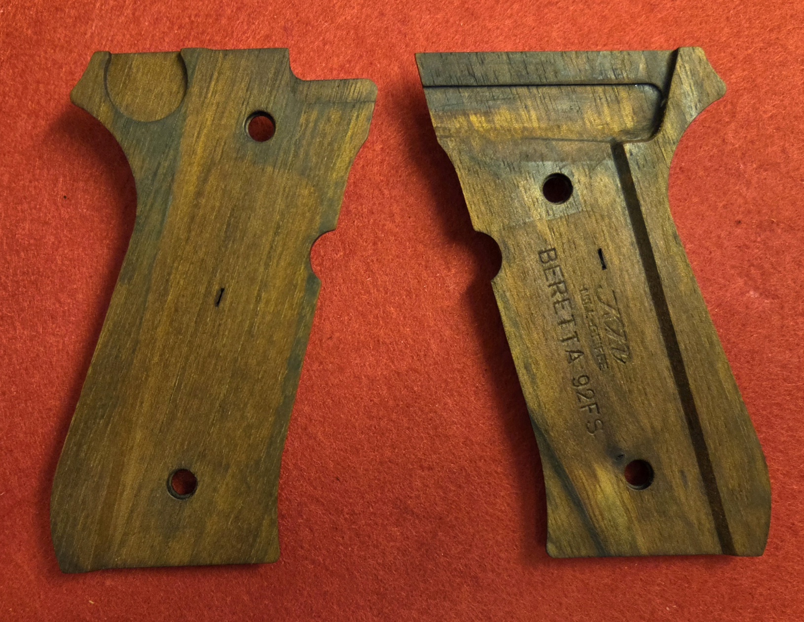 Schöne Nill Griffschalen Nussbaum, für Pistole Beretta 92 FS . Top Zustand – Bild 2