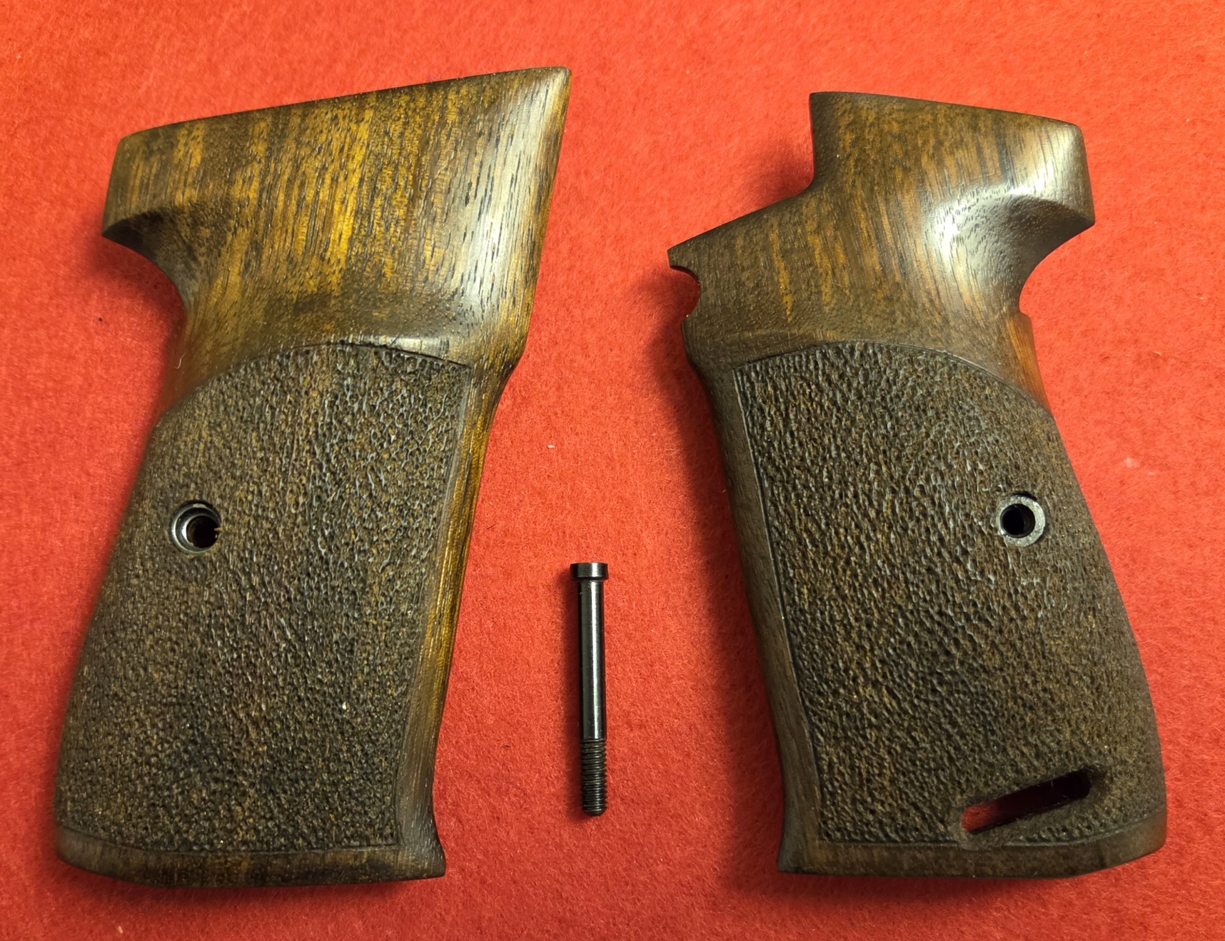 Custom made Griffschalen Nussbaum für SIG 210 , passend zu allen Vers. -1 bis -7, auch HF. Top ! – Bild 1