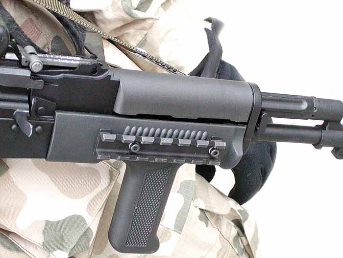 AK47 Kalaschnikow Polen BERYL / unterer Handschutz mit Griff und Zubehörschienen – Bild 4