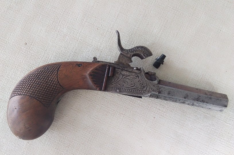 Antiker Derringer graviert im Kasten mit Zubehör – Bild 2