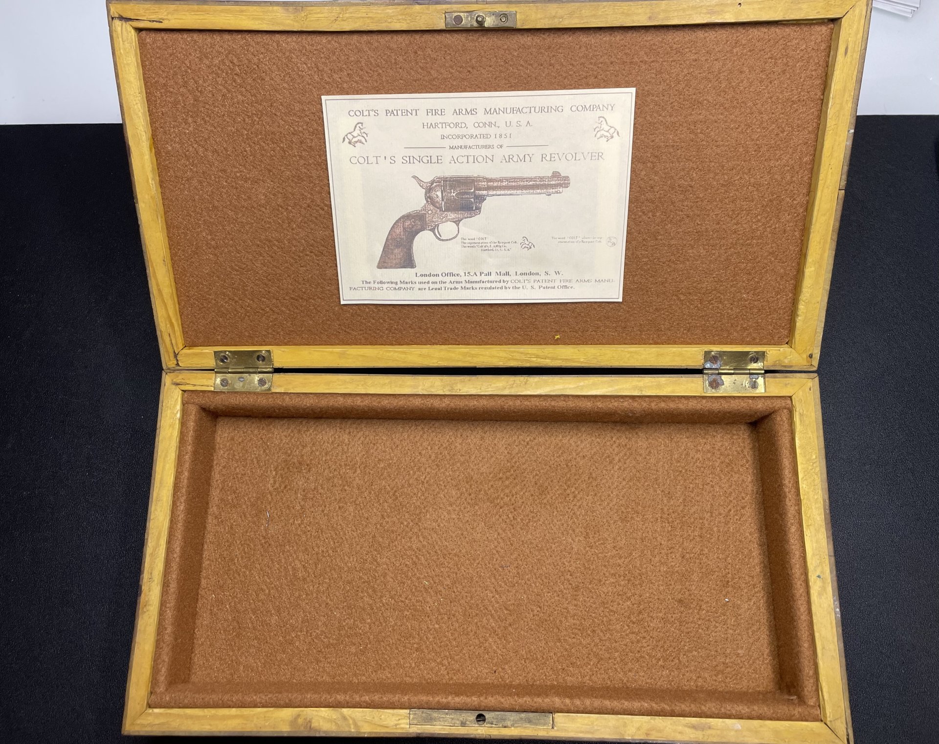 Wunderschöne Colt - Holzbox - Aufwendige Handarbeit, sehr schön – Bild 5
