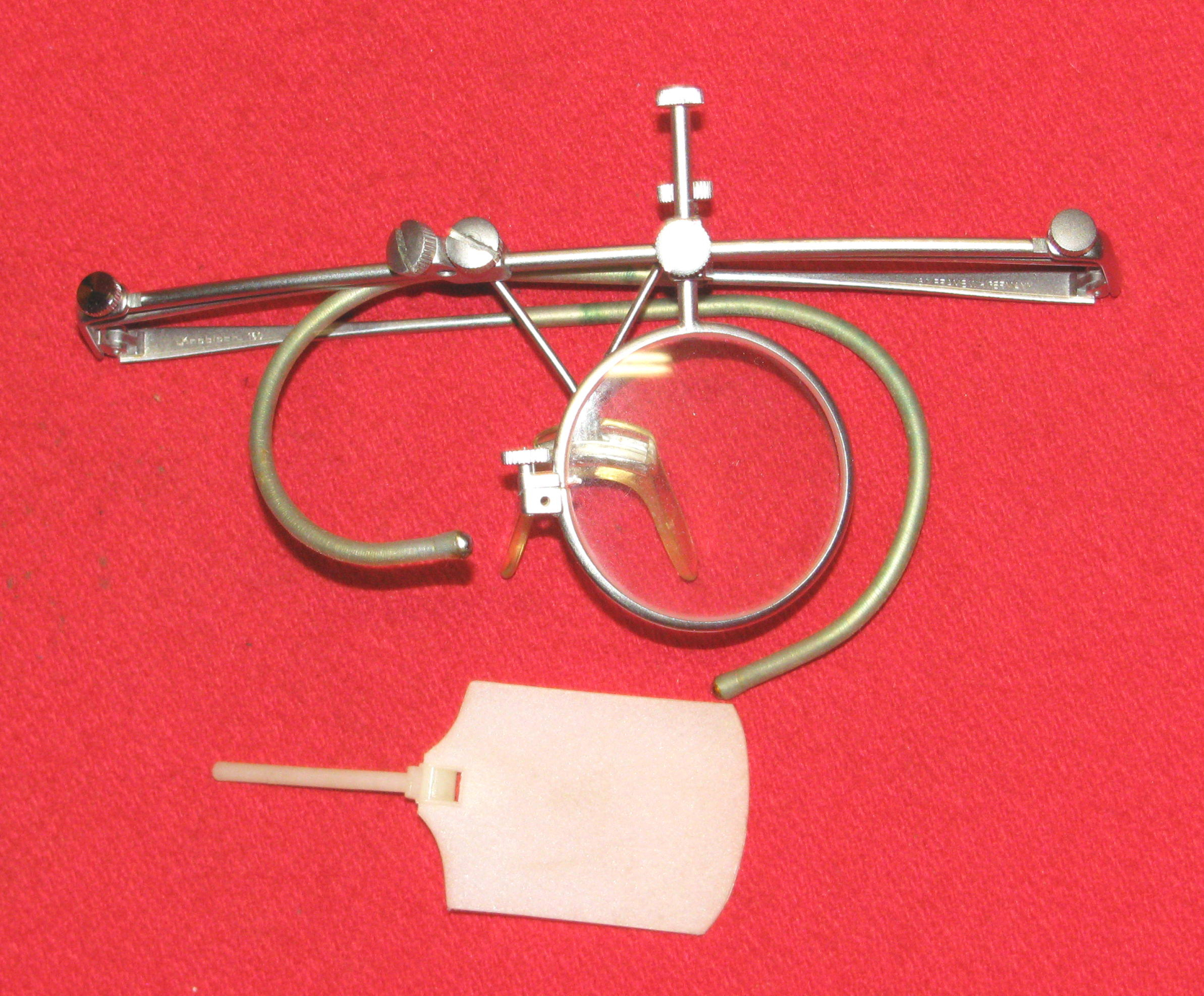 Schießbrille von Knobloch, Knobloch 160 steht am Bügel – Bild 3