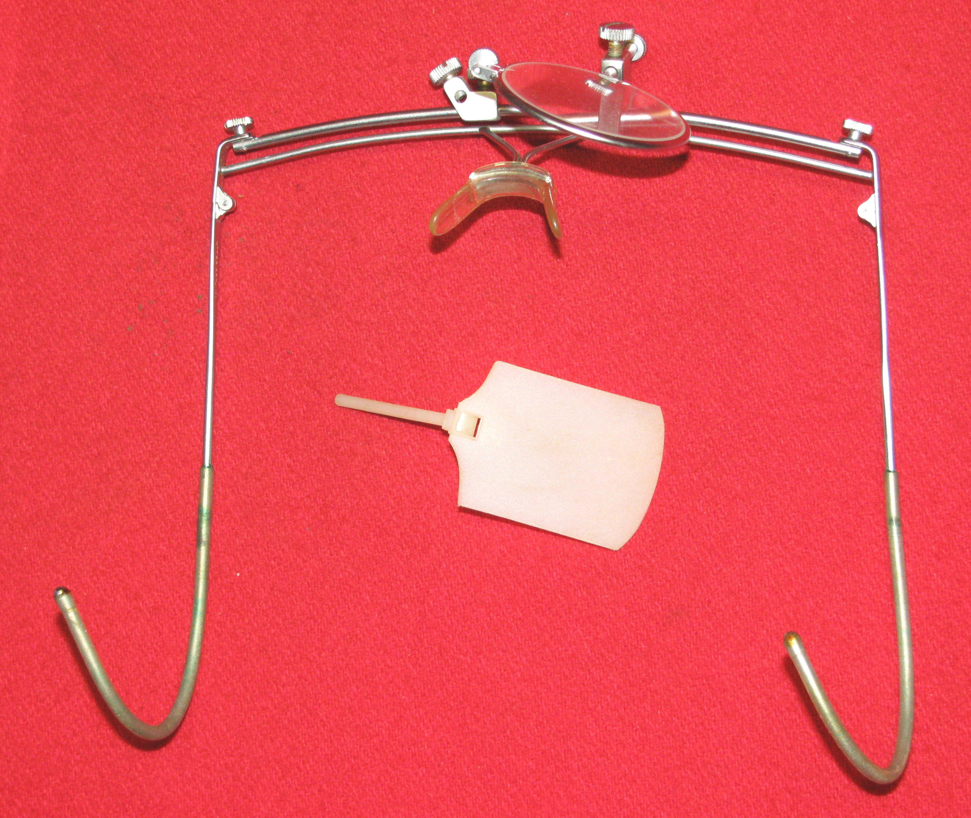 Schießbrille von Knobloch, Knobloch 160 steht am Bügel – Bild 2