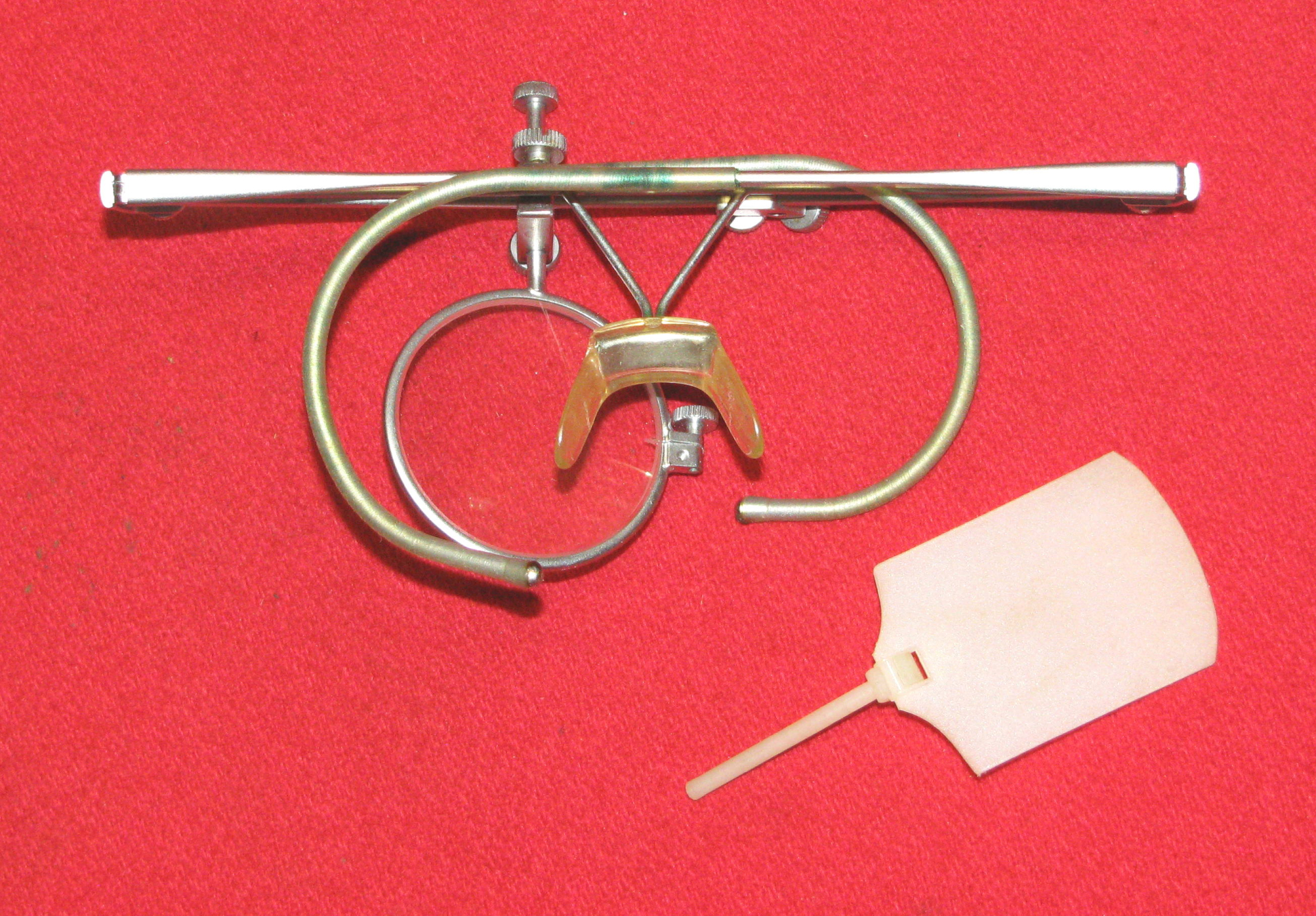 Schießbrille von Knobloch, Knobloch 160 steht am Bügel – Bild 4