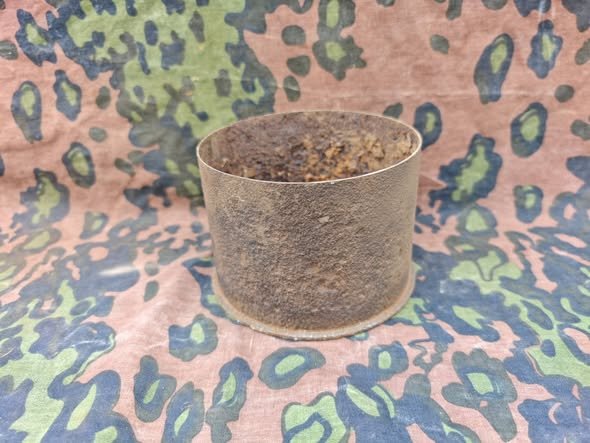 Original deutsche 15 cm sIG 33 Stahlkartusche – Bodenfund – Bild 1