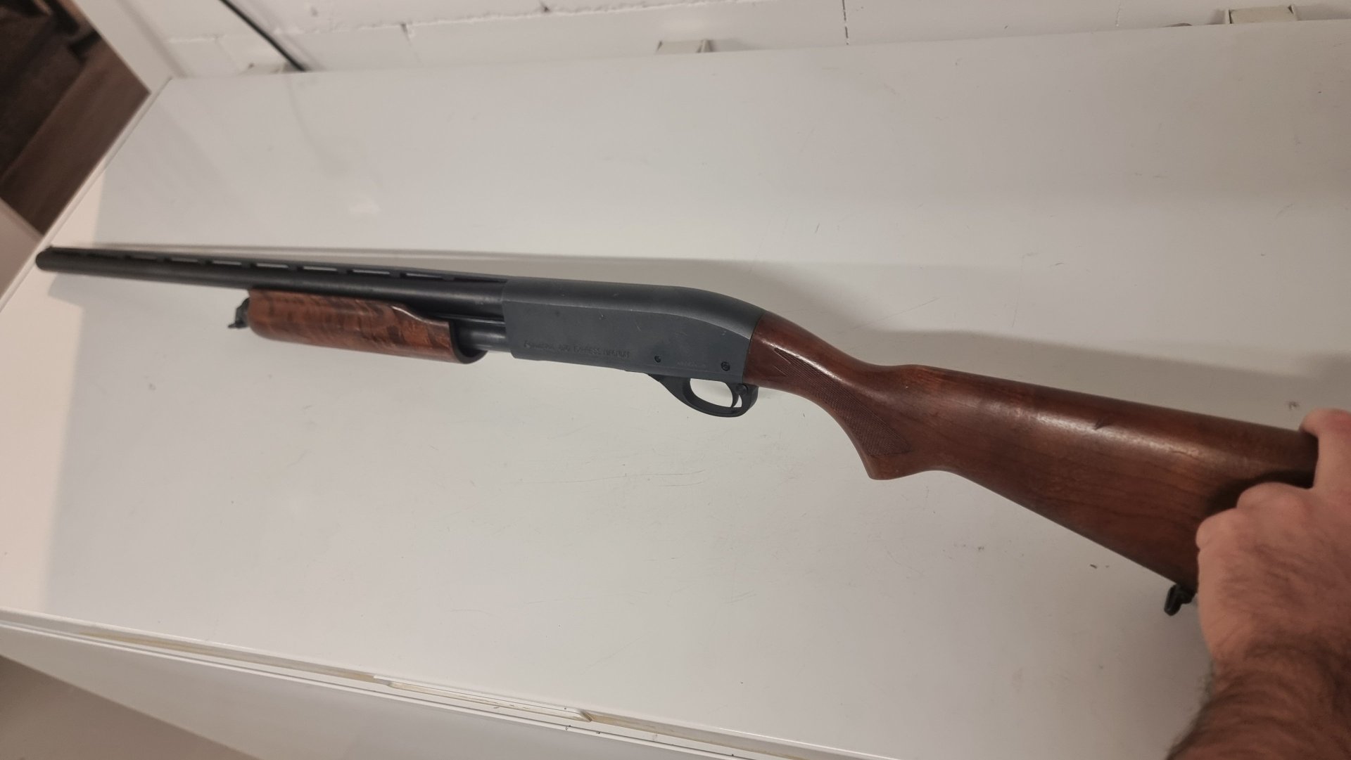 Remington 870 Express Magnum in 12/76 , Vorderschaftrepetierflinte – Bild 4