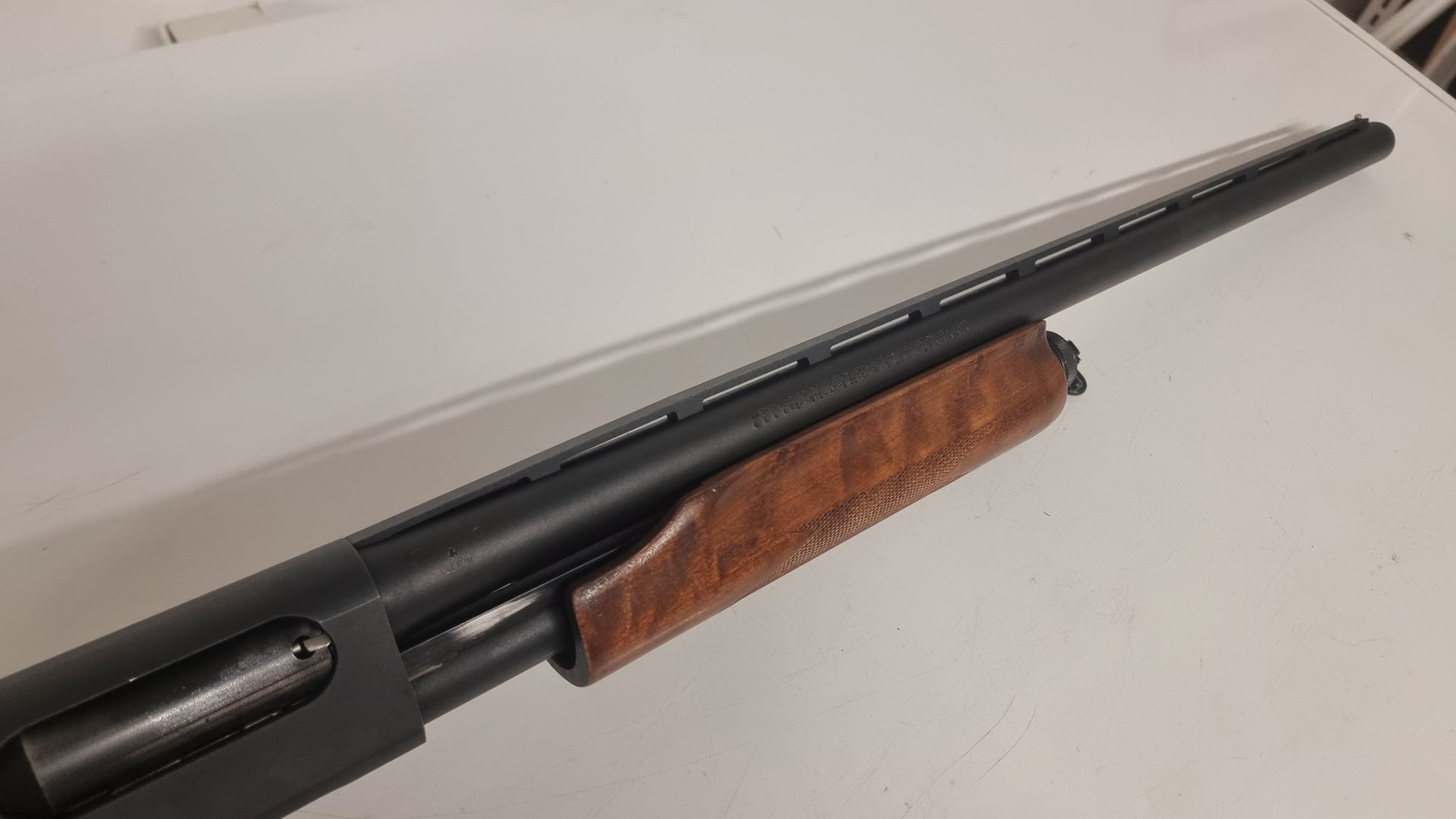 Remington 870 Express Magnum in 12/76 , Vorderschaftrepetierflinte – Bild 3