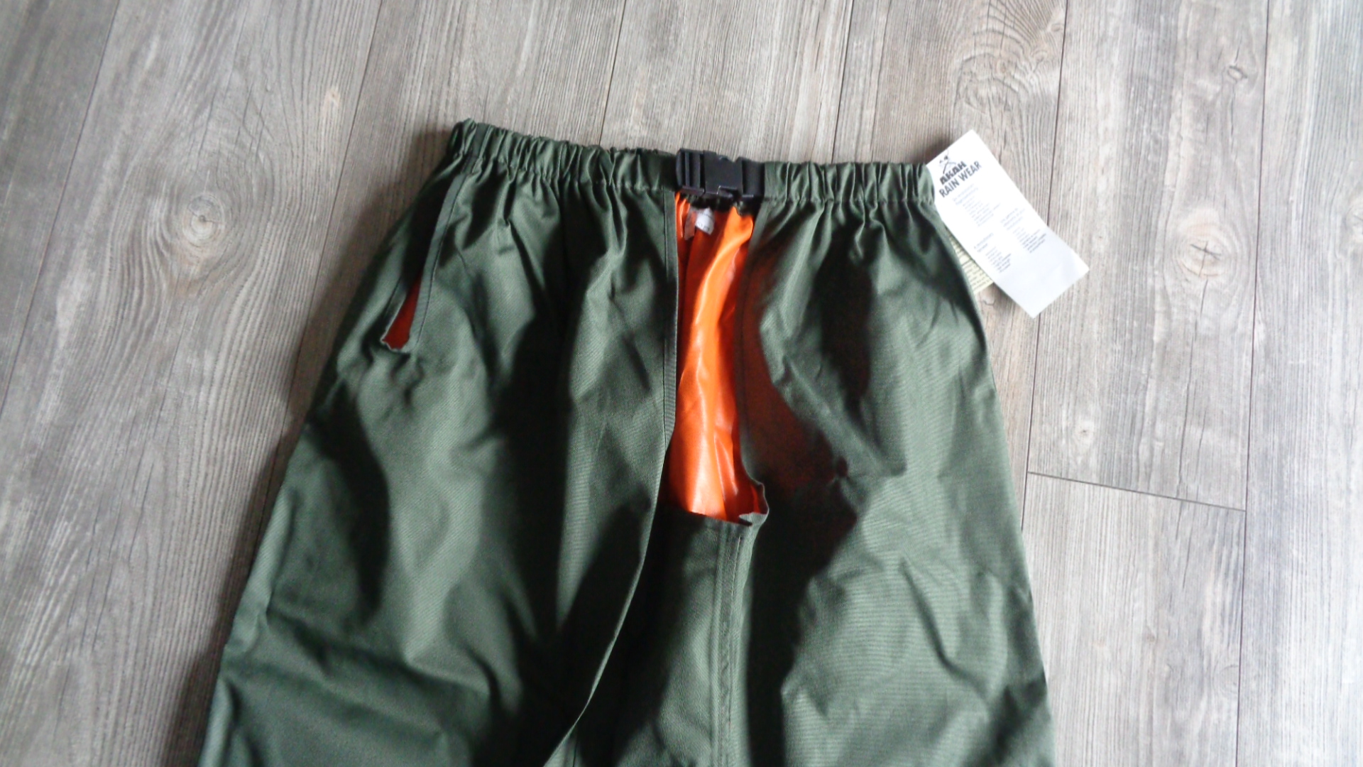 Überhose Regenbekleidung der Marke AKAH mit der Aufschrift „AKAH RAIN WEAR“ Gr.XL – Bild 1