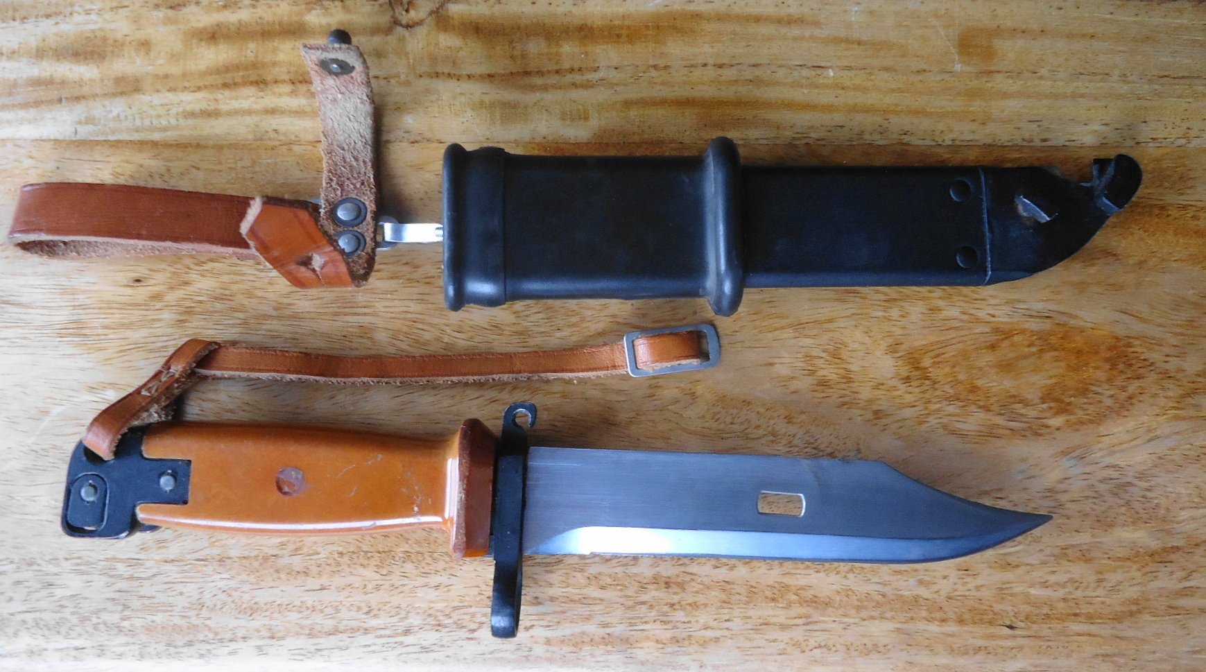 Bajonett AK 47, Kalaschnikow, brauner Griff – Bild 2