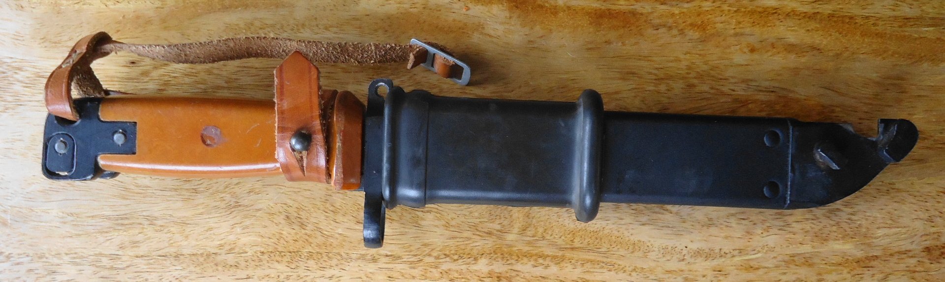 Bajonett AK 47, Kalaschnikow, brauner Griff – Bild 1