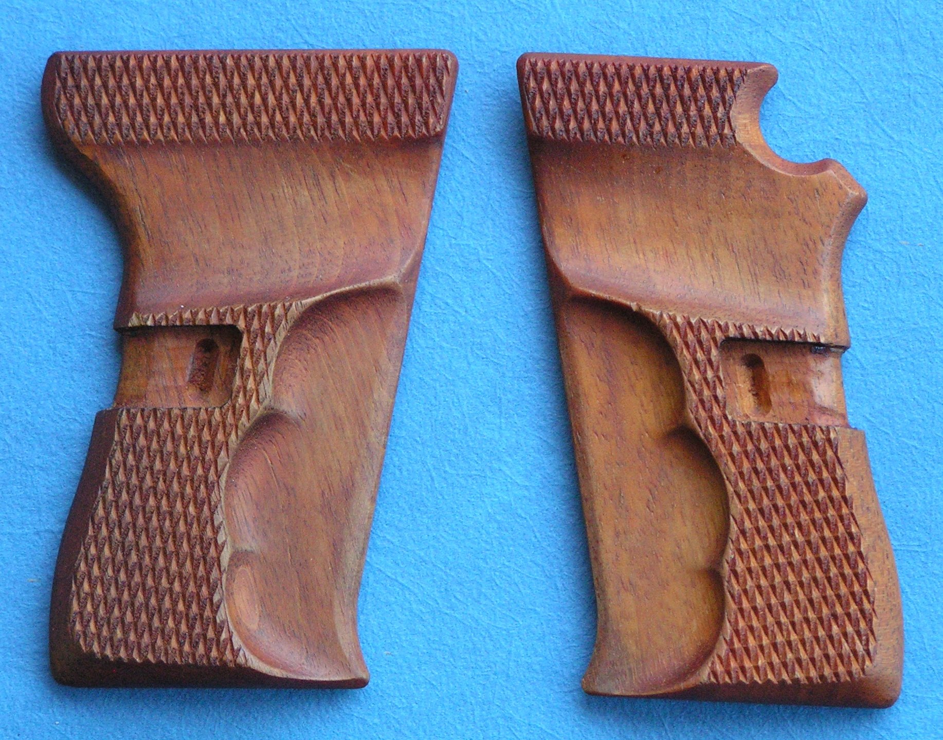 Holzgriffschalen für VZ52 Pistole CZ Ersatzteile CSSR tschechische Armee VZ 52 – Bild 1