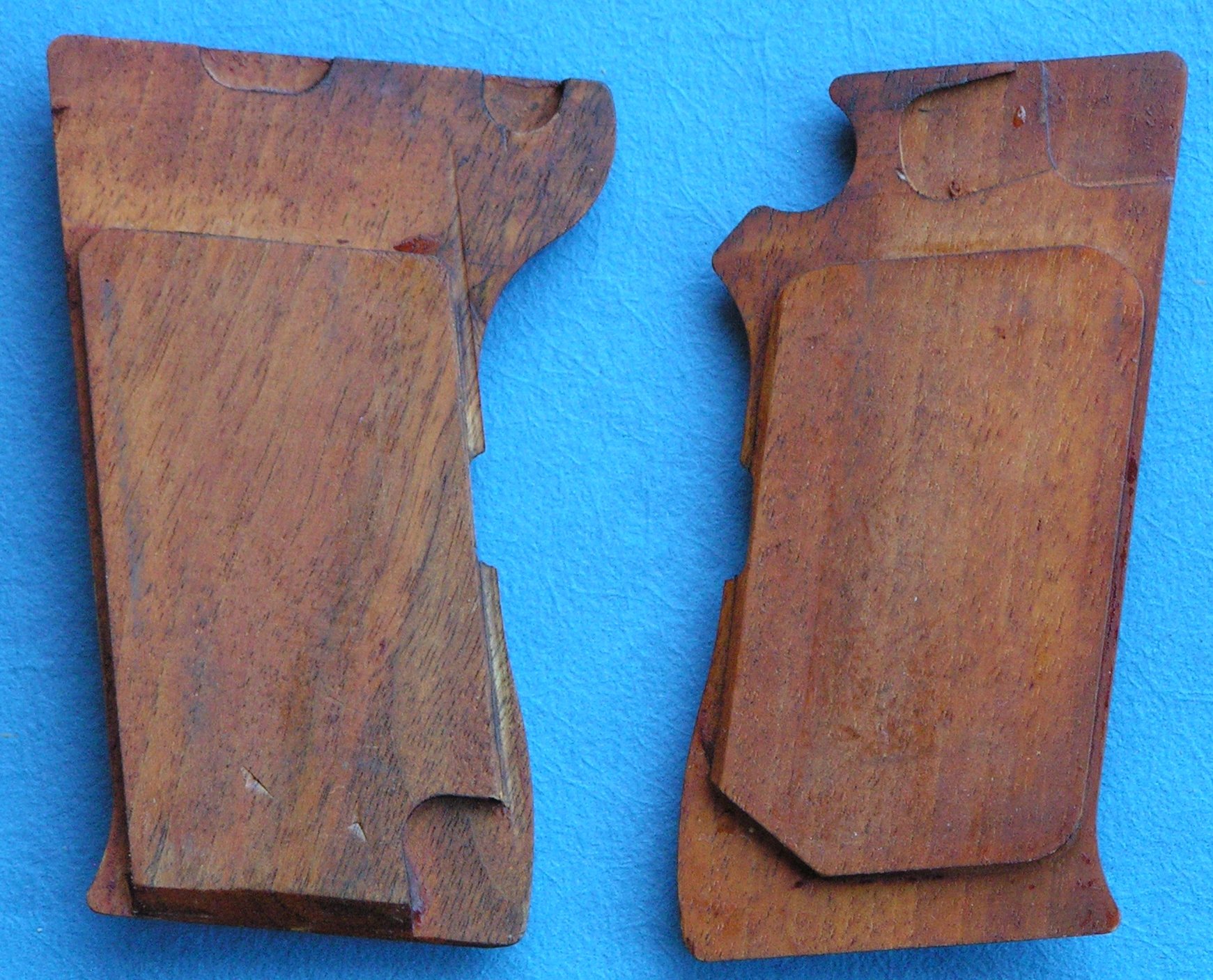 Holzgriffschalen für VZ52 Pistole CZ Ersatzteile CSSR tschechische Armee VZ 52 – Bild 2