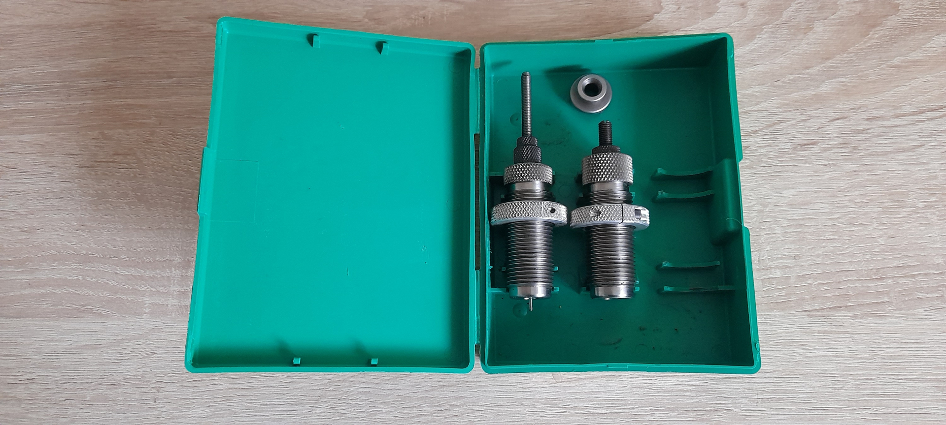 RCBS .22 Hornet FL DIE SET mit Hülsenhalter – Bild 2