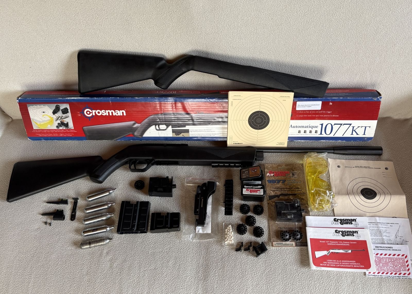 + + Crosman 1077 KT & viel Zubehör Reddot Magazine Trommeln Montage Pellets Zielscheiben defekt + + – Bild 1
